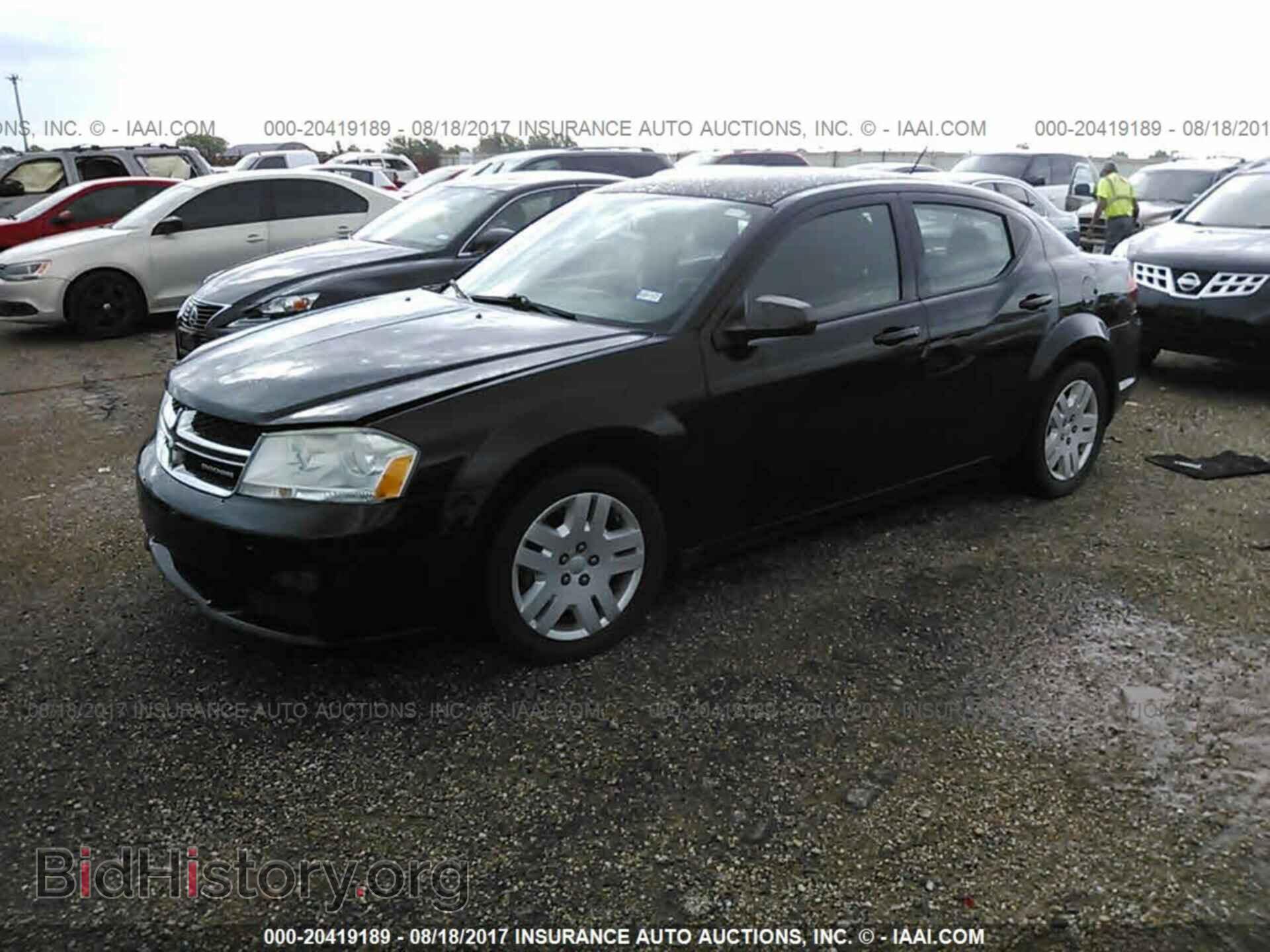 2011 Dodge Avenger - VIN: 1B3BD4FBXBN598781 - Фото 2