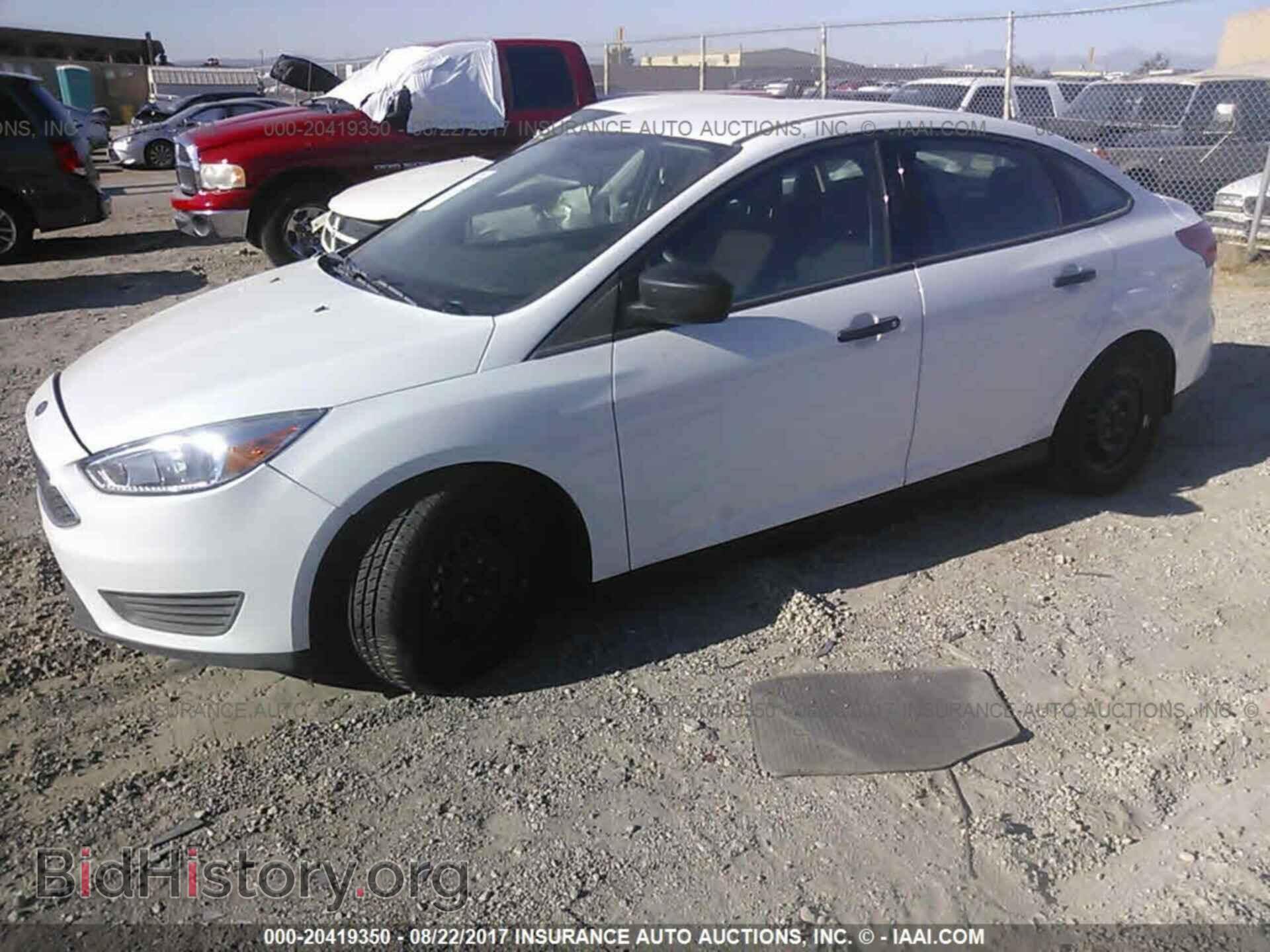 2017 Ford Focus - VIN: 1FADP3E21HL236049 - Photo 2