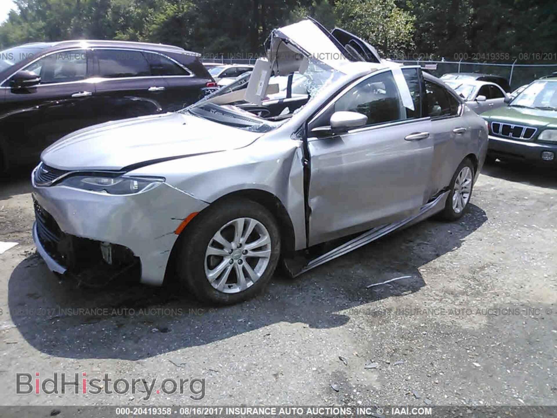 2015 Chrysler 200 - VIN: 1C3CCCAB3FN694527 - Photo 2