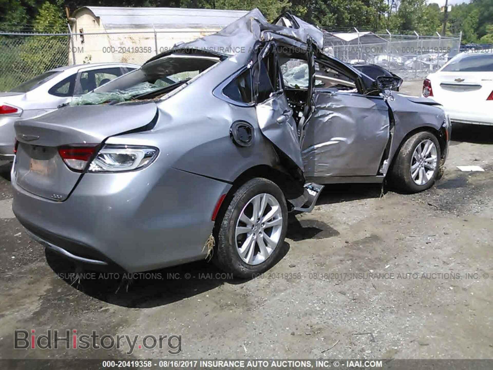 2015 Chrysler 200 - VIN: 1C3CCCAB3FN694527 - Photo 4