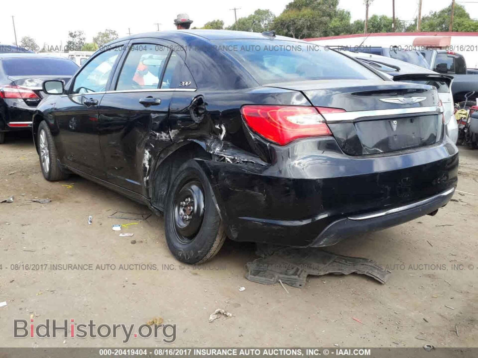 2012 Chrysler 200 - VIN: 1C3CCBAB5CN295818 - Photo 3