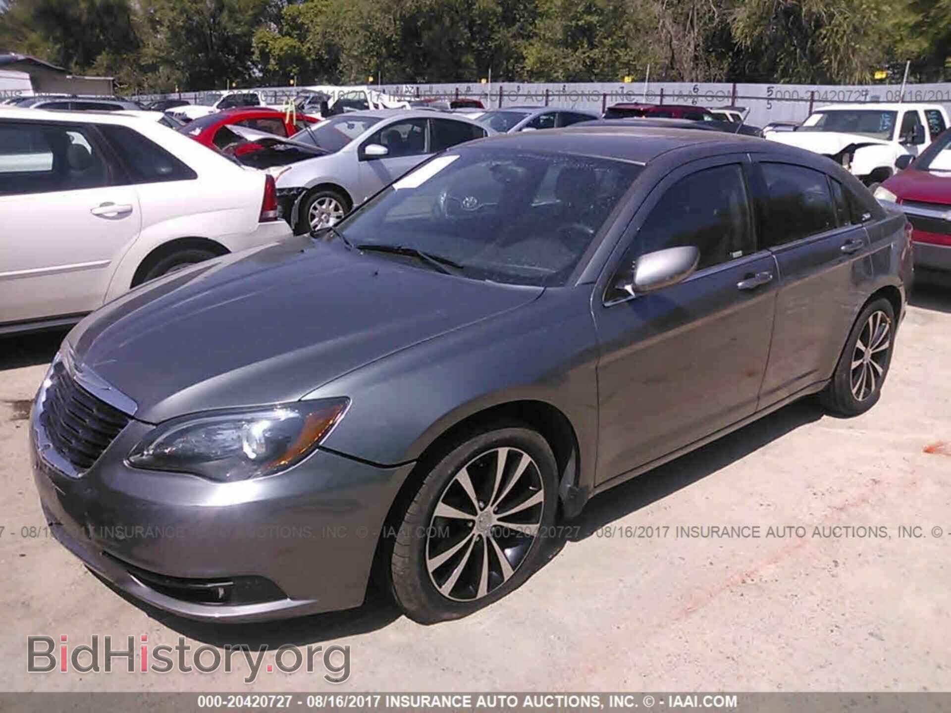 2012 Chrysler 200 - VIN: 1C3CCBBG2CN277318 - Фото 2