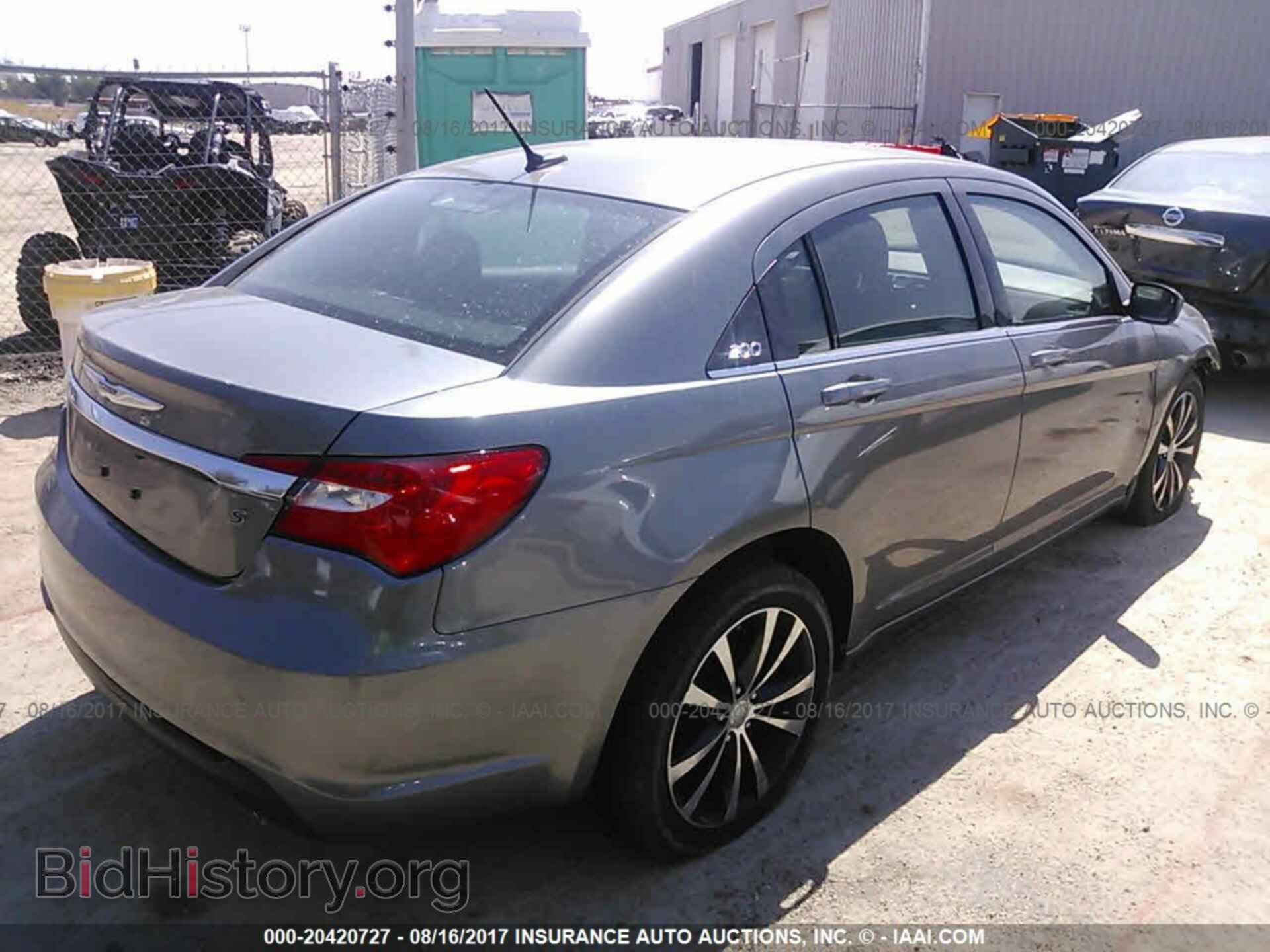 2012 Chrysler 200 - VIN: 1C3CCBBG2CN277318 - Фото 4