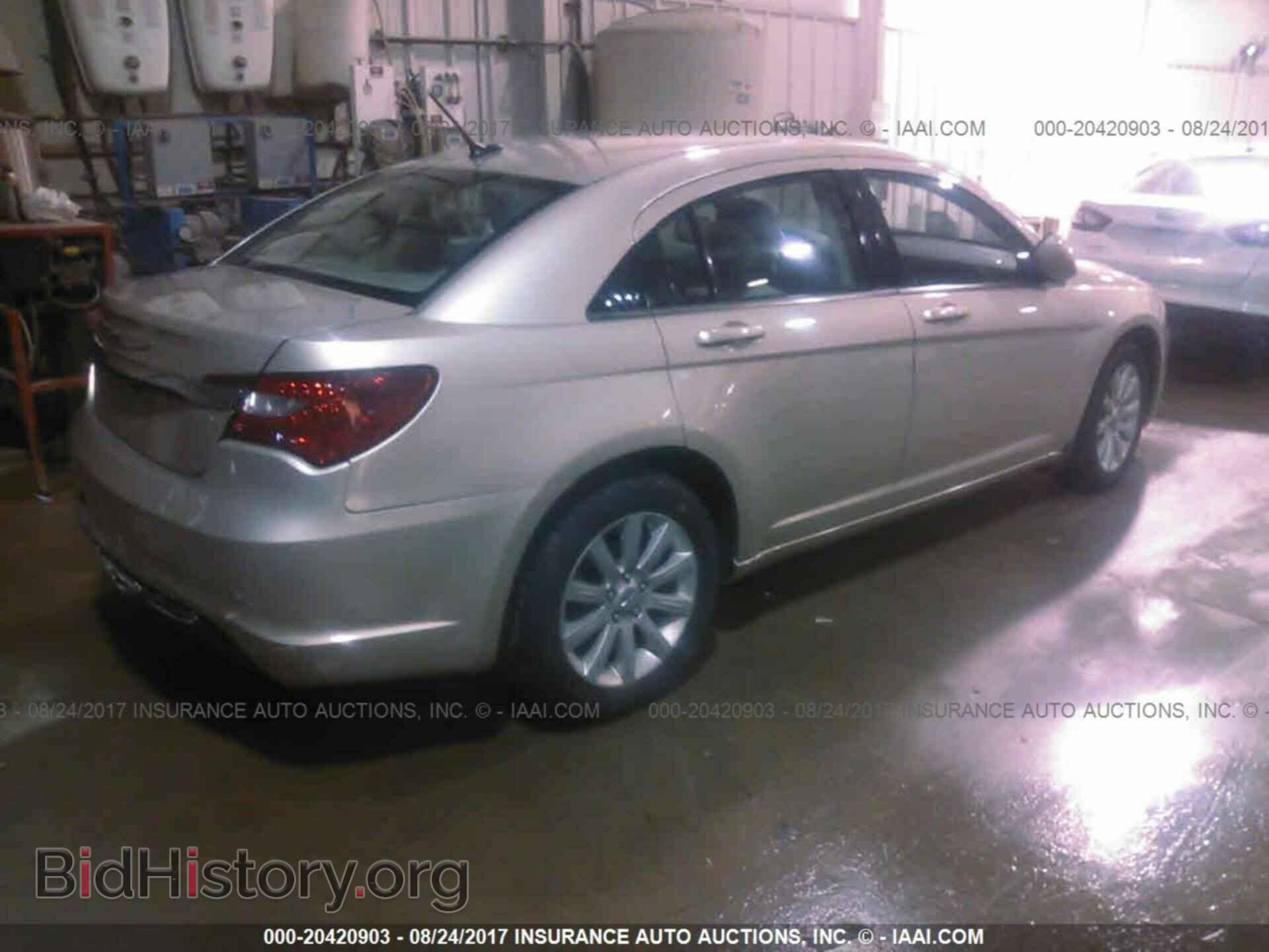 2013 Chrysler 200 - VIN: 1C3CCBBB8DN612457 - Photo 4