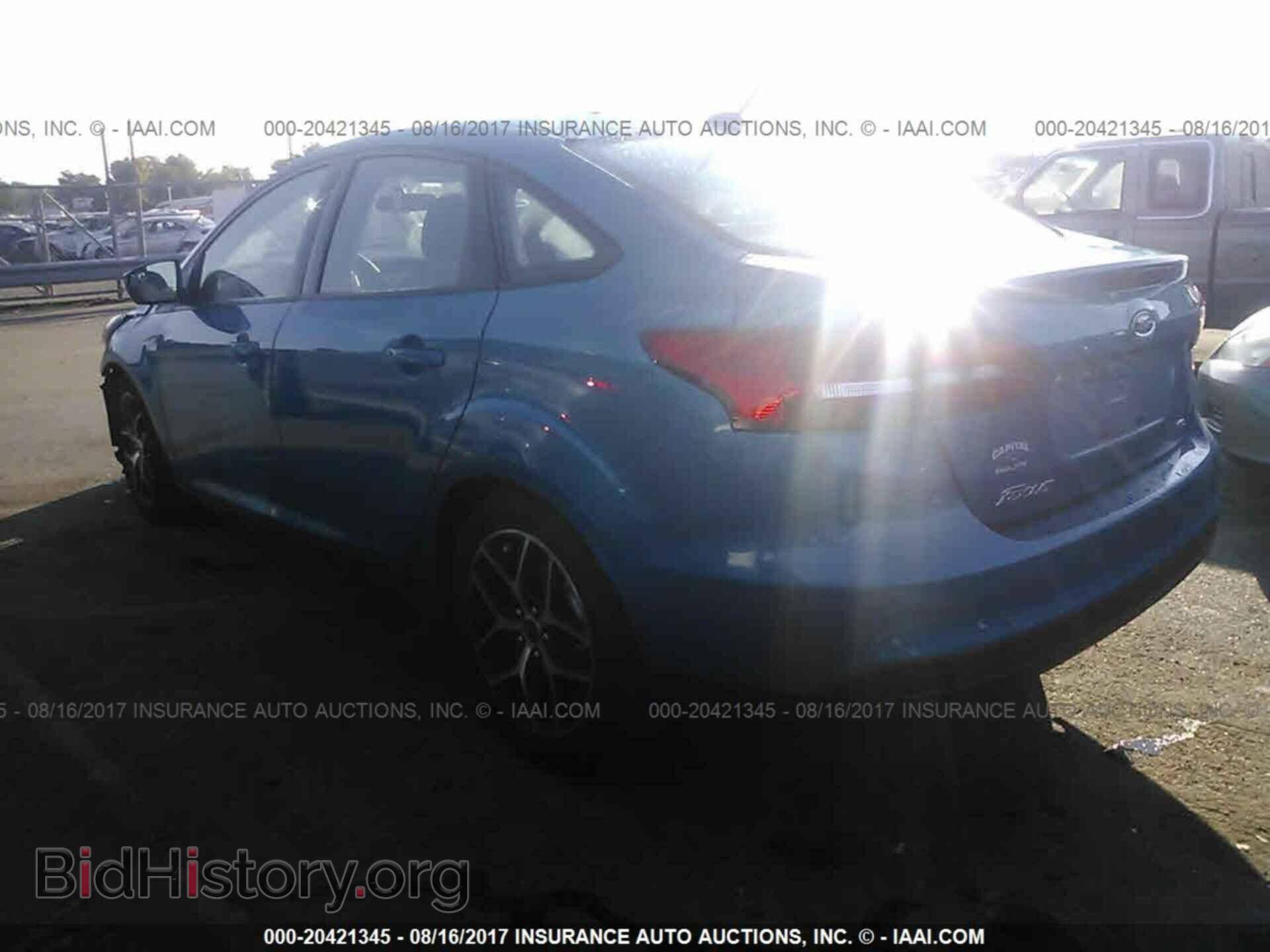 2017 Ford Focus - VIN: 1FADP3H28HL241213 - Photo 3