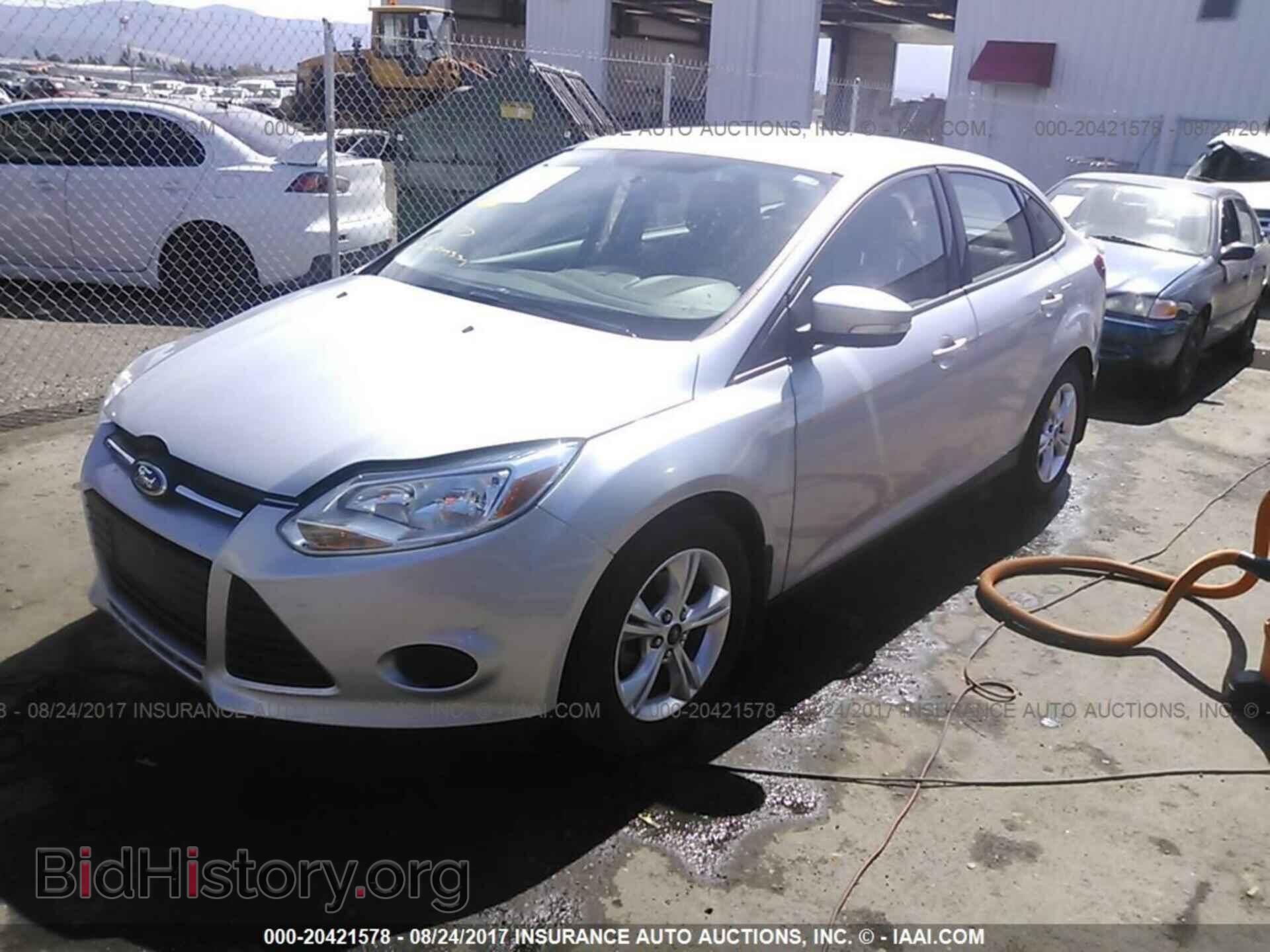 2013 Ford Focus - VIN: 1FADP3F22DL353700 - Photo 2
