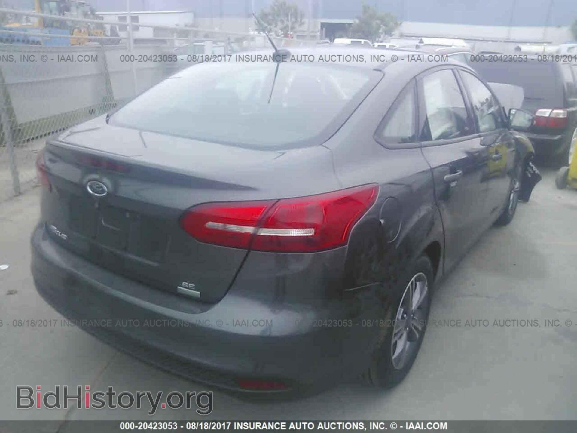 2017 Ford Focus - VIN: 1FADP3FE6HL290651 - Photo 4