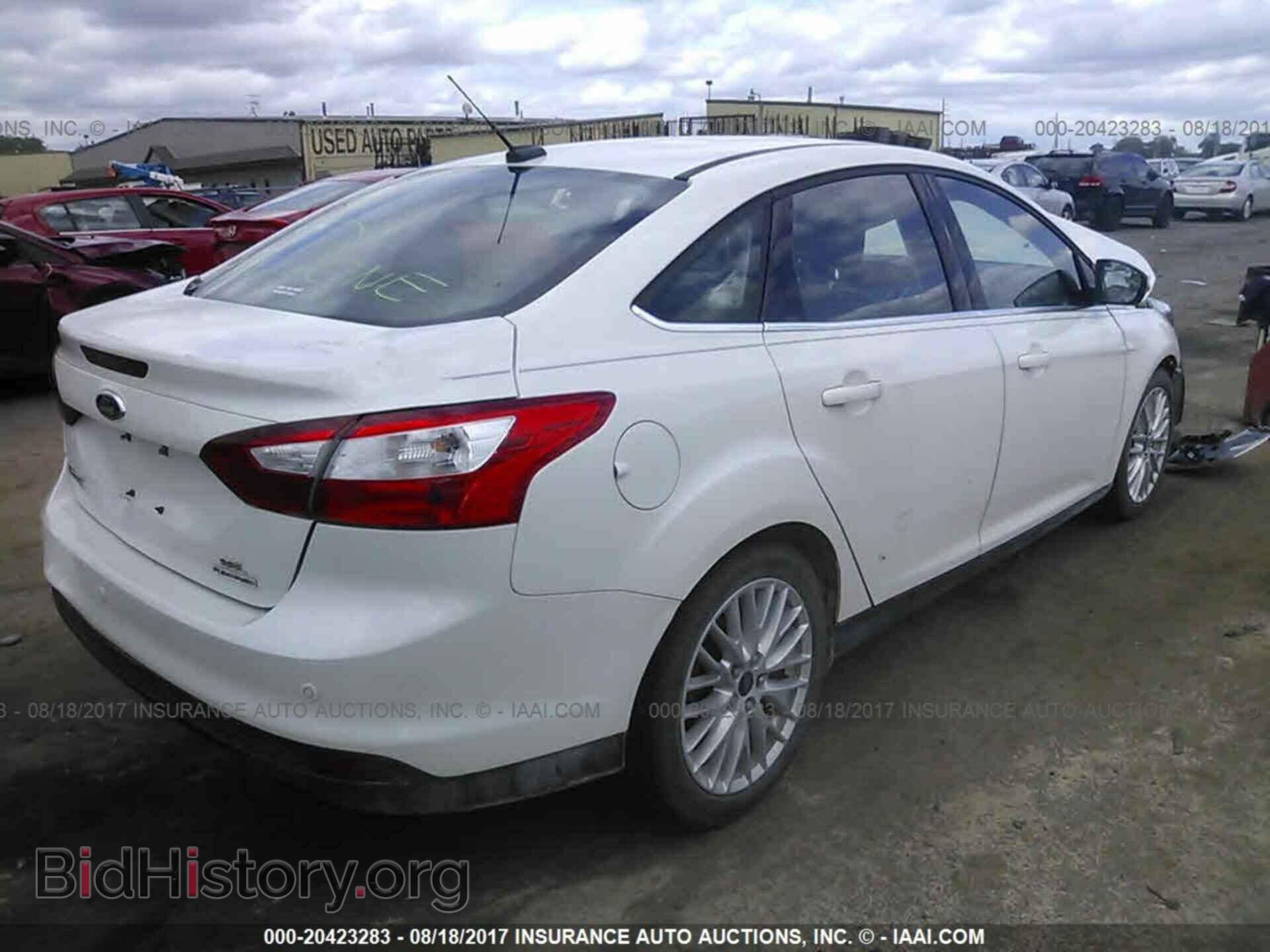 2012 Ford Focus - VIN: 1FAHP3H25CL370780 - Photo 4