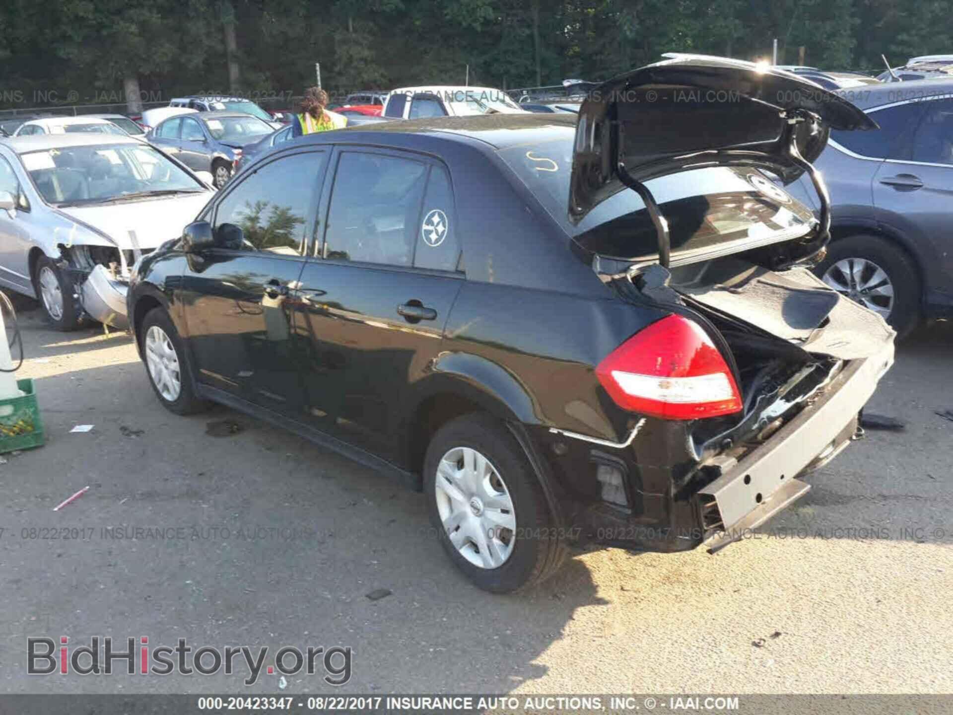 2011 Nissan Versa - VIN: 3N1BC1AP1BL446409 - Фото 3