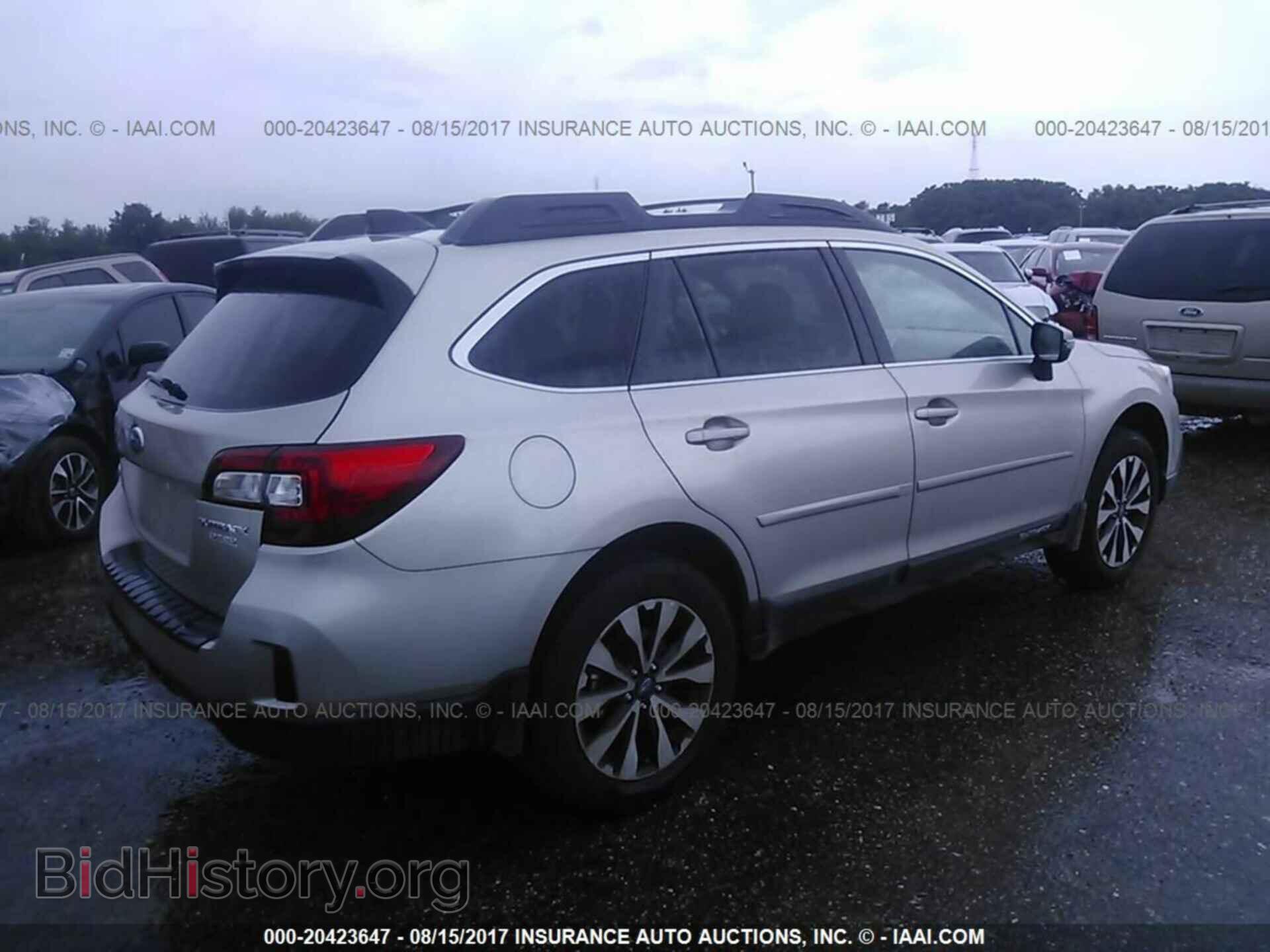 2017 Subaru Outback - VIN: 4S4BSANC7H3281215 - Фото 4