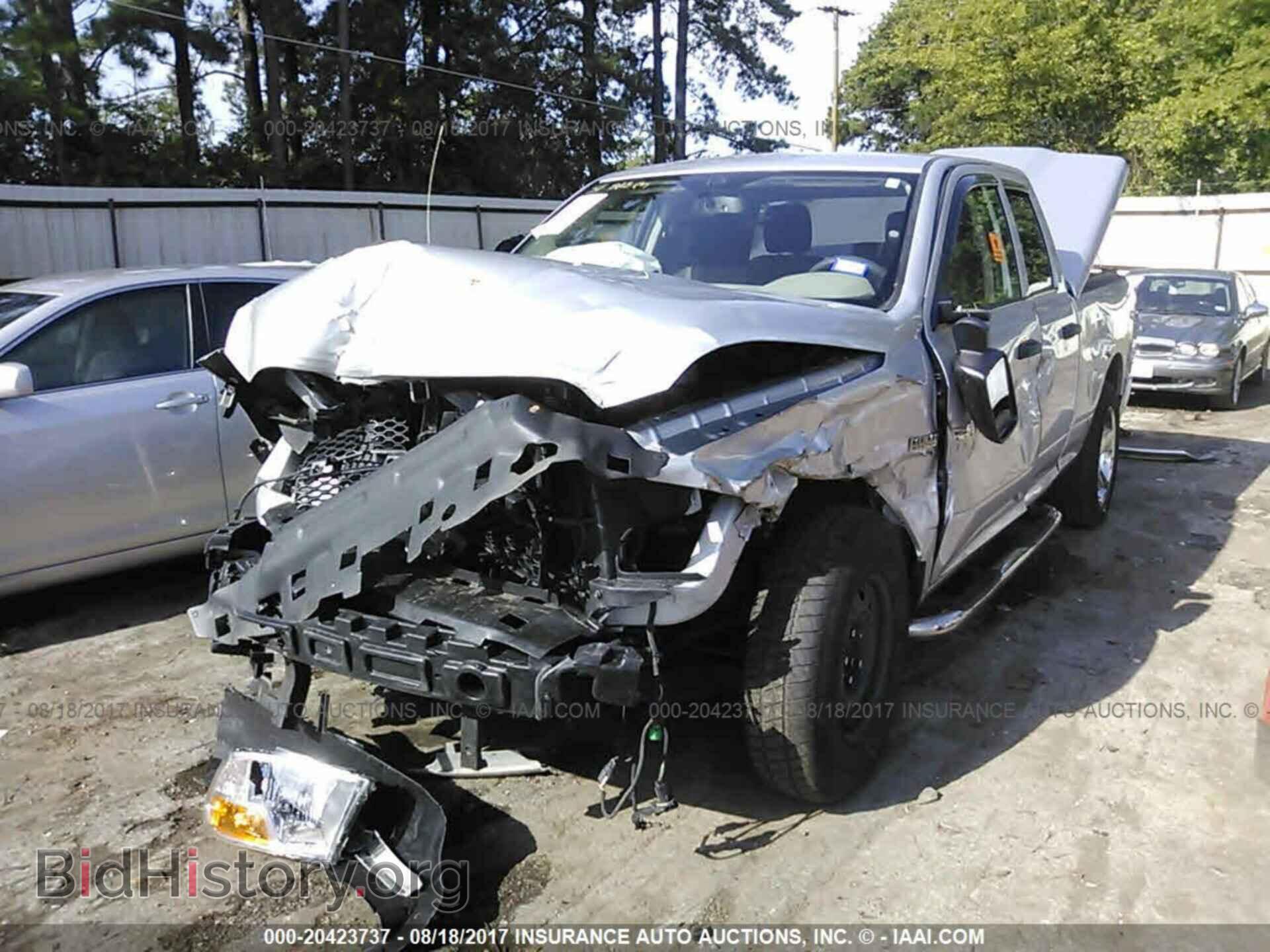 2012 Dodge Ram 1500 - VIN: 1C6RD6FT0CS194304 - Photo 2