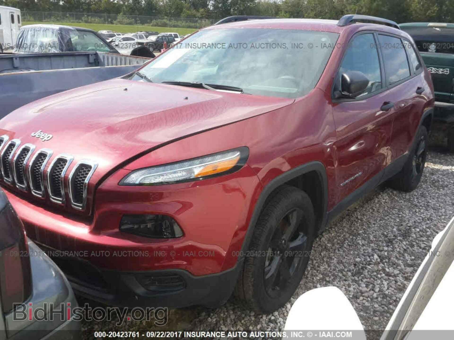 2017 Jeep Cherokee - VIN: 1C4PJLAB1HW617235 - Фото 2