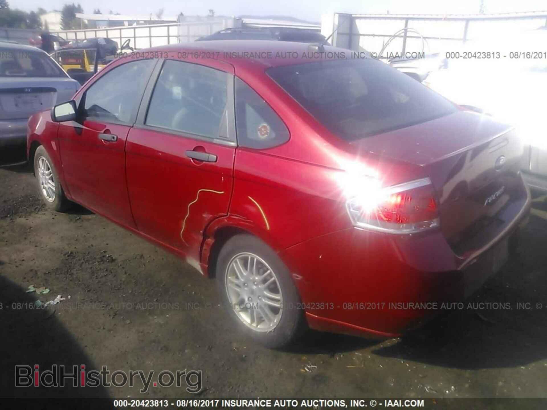 2011 Ford Focus - VIN: 1FAHP3FN4BW135300 - Фото 3