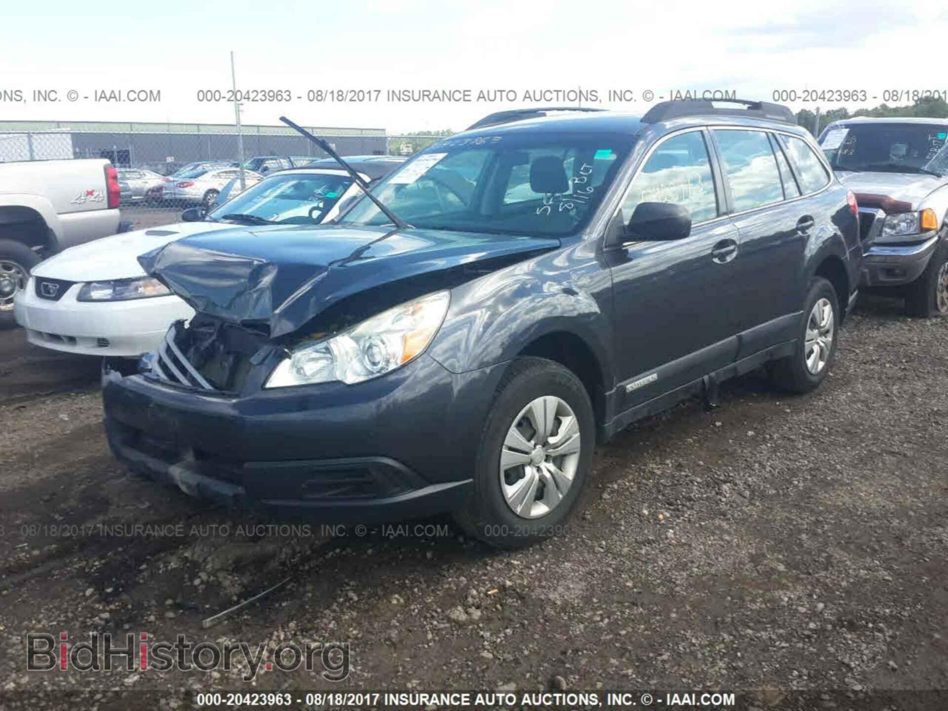 2011 Subaru Outback - VIN: 4S4BRCAC6B3377115 - Фото 2