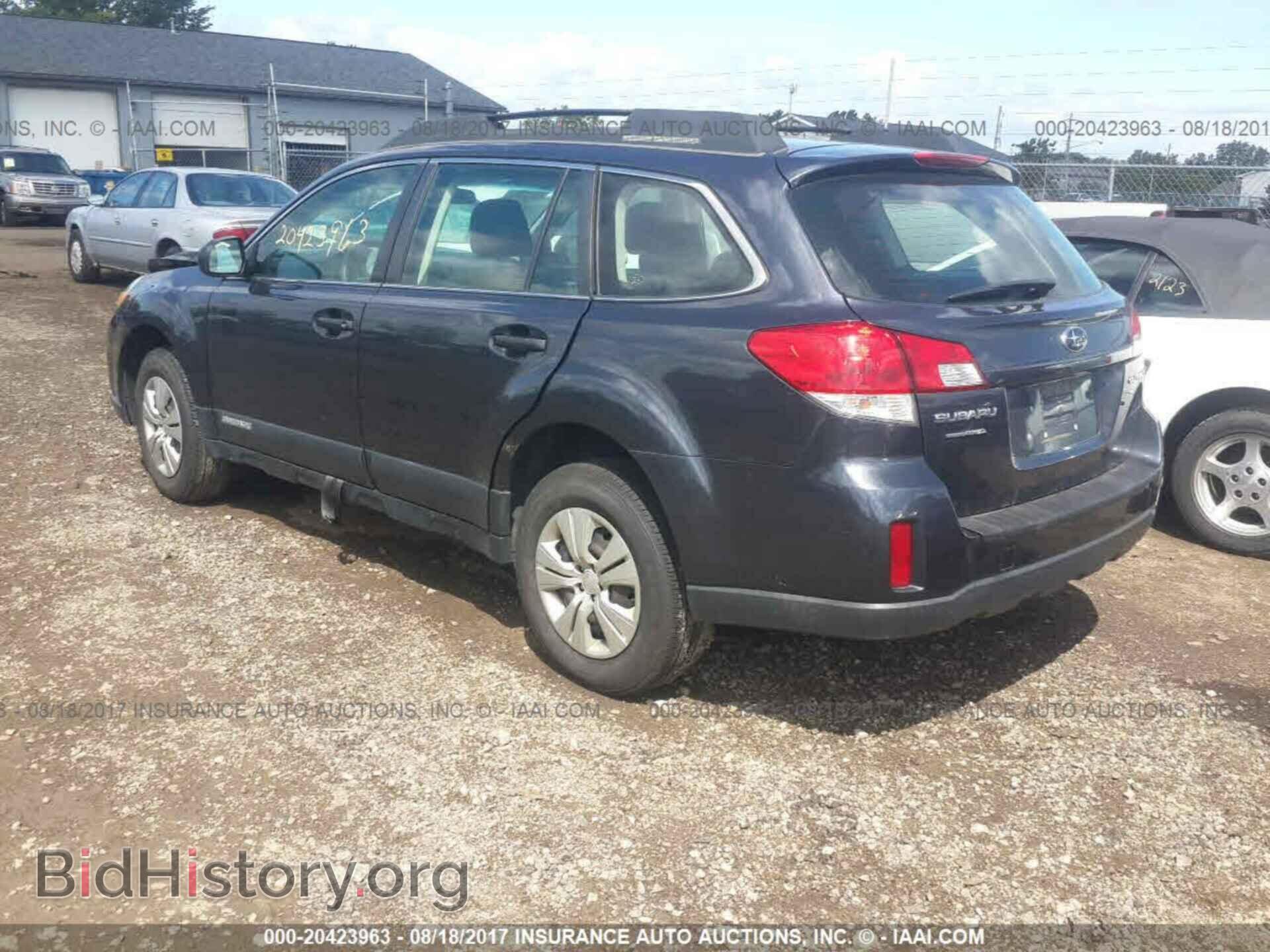 2011 Subaru Outback - VIN: 4S4BRCAC6B3377115 - Фото 3
