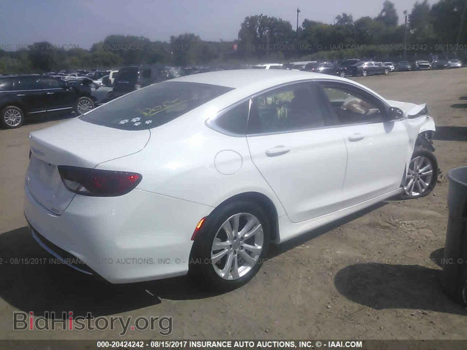 2015 Chrysler 200 - VIN: 1C3CCCAB0FN632809 - Фото 4