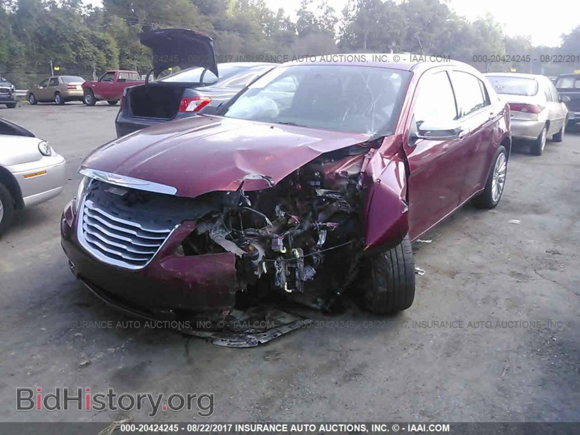 2011 Chrysler 200 - VIN: 1C3BC2FBXBN626458 - Photo 2