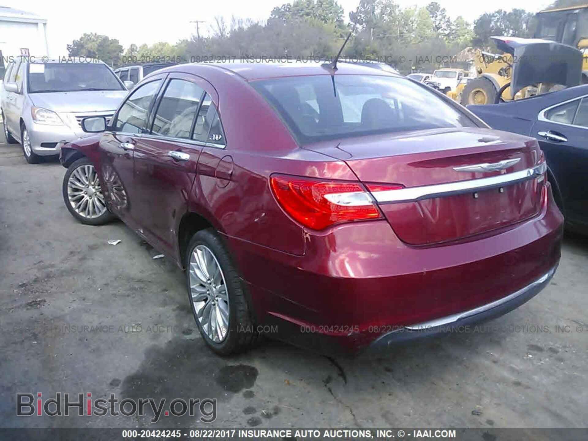 2011 Chrysler 200 - VIN: 1C3BC2FBXBN626458 - Photo 3