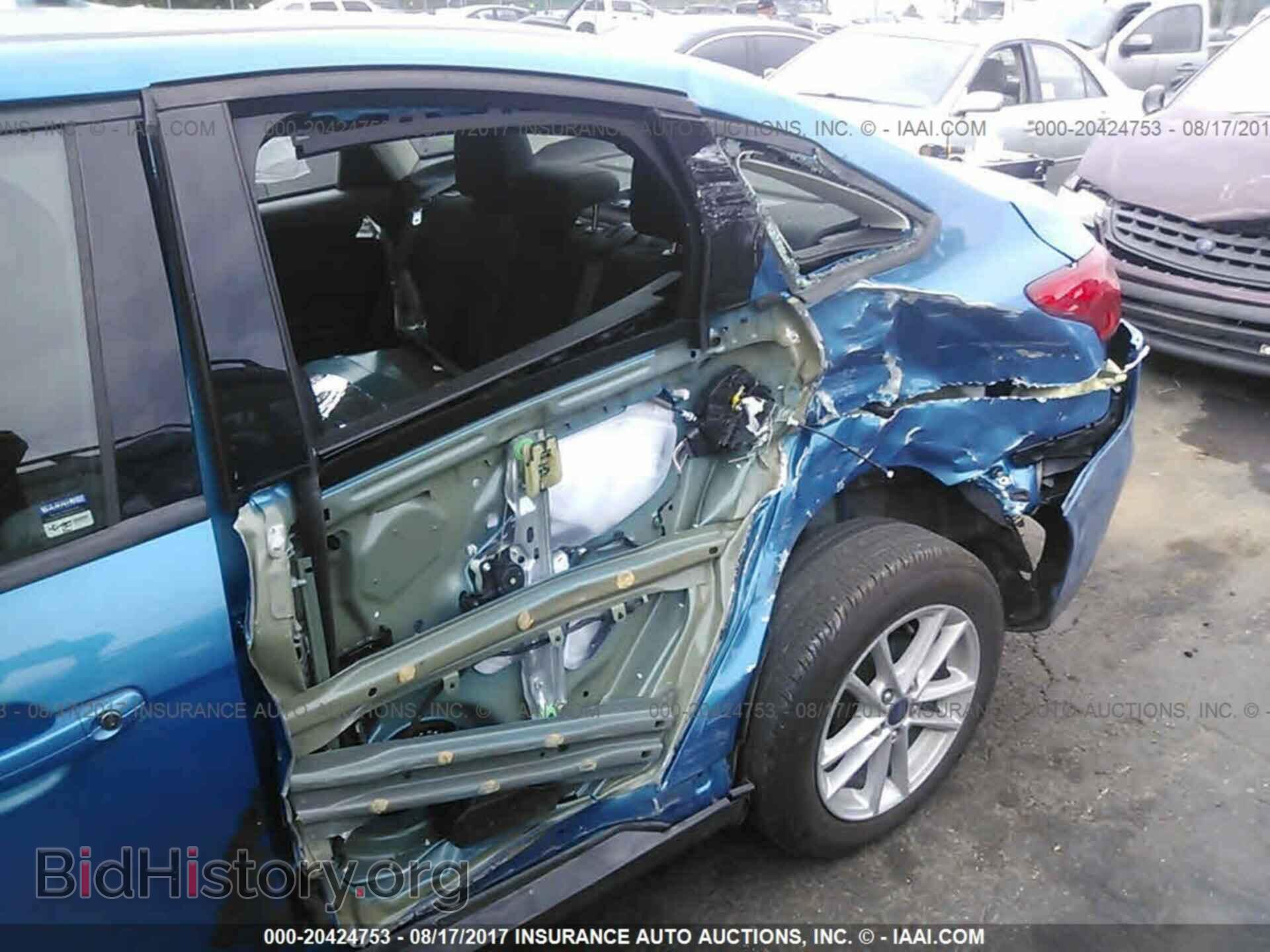 2016 Ford Focus - VIN: 1FADP3F24GL363486 - Photo 6