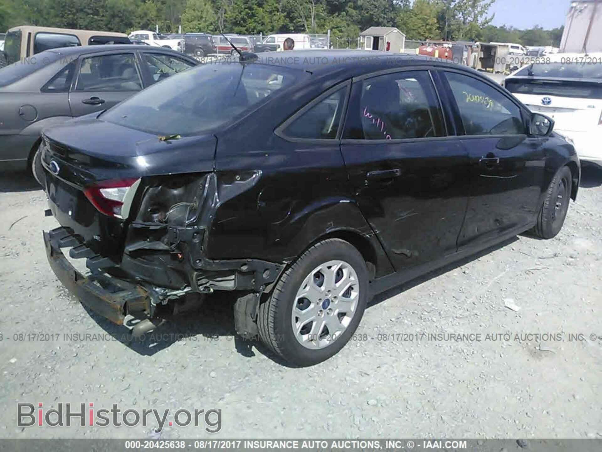 2012 Ford Focus - VIN: 1FAHP3F21CL166237 - Photo 4