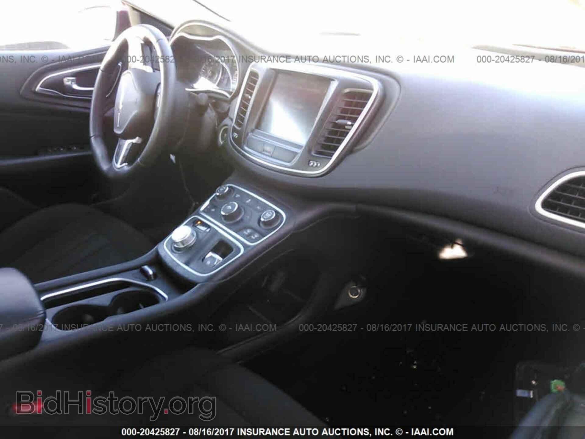 2016 Chrysler 200 - VIN: 1C3CCCAB2GN130532 - Photo 5