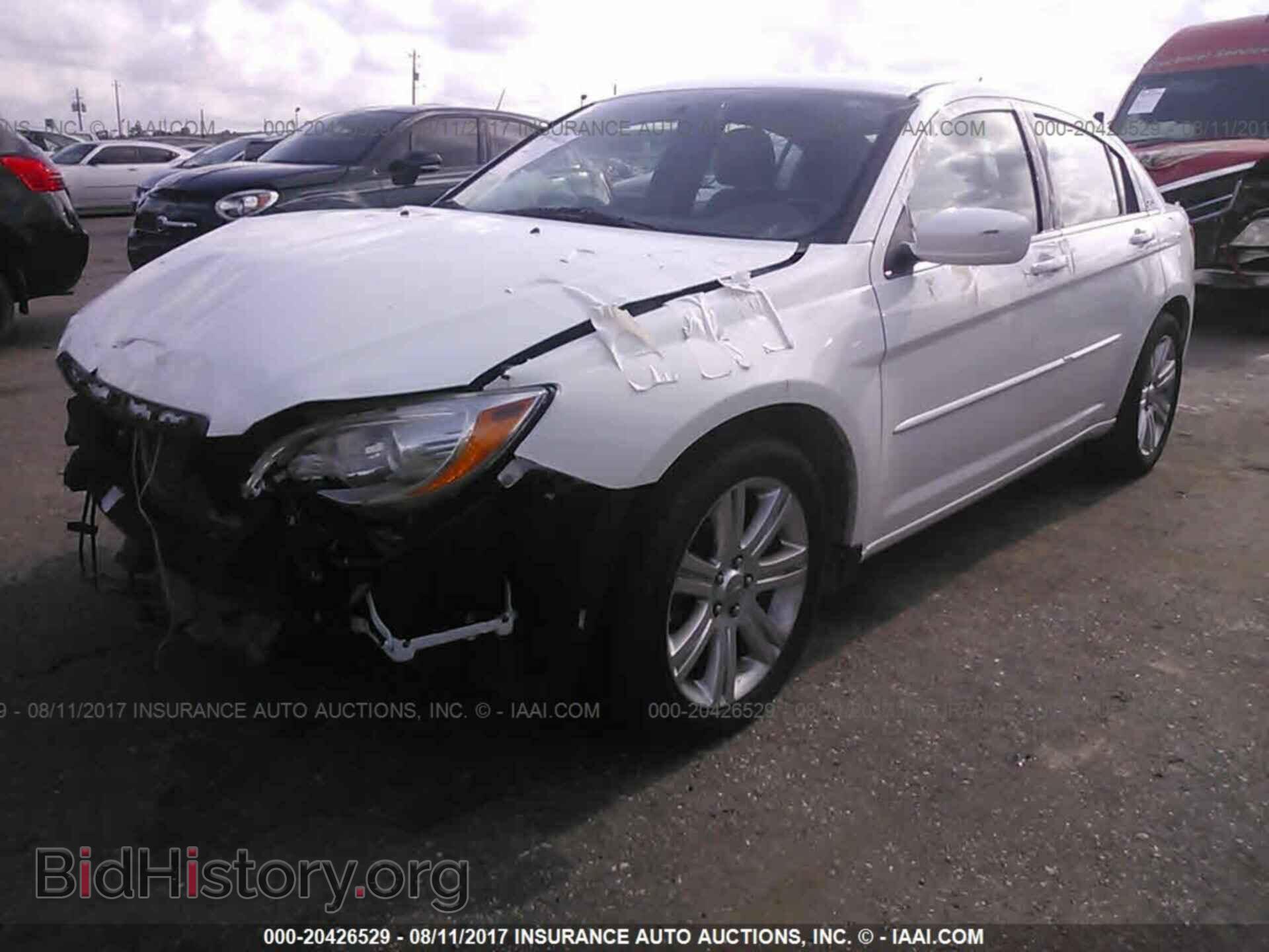 2013 Chrysler 200 - VIN: 1C3CCBBB8DN714955 - Photo 2