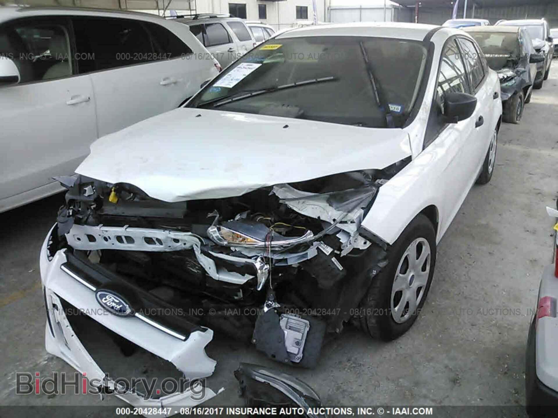 2013 Ford Focus - VIN: 1FADP3E21DL133644 - Фото 2