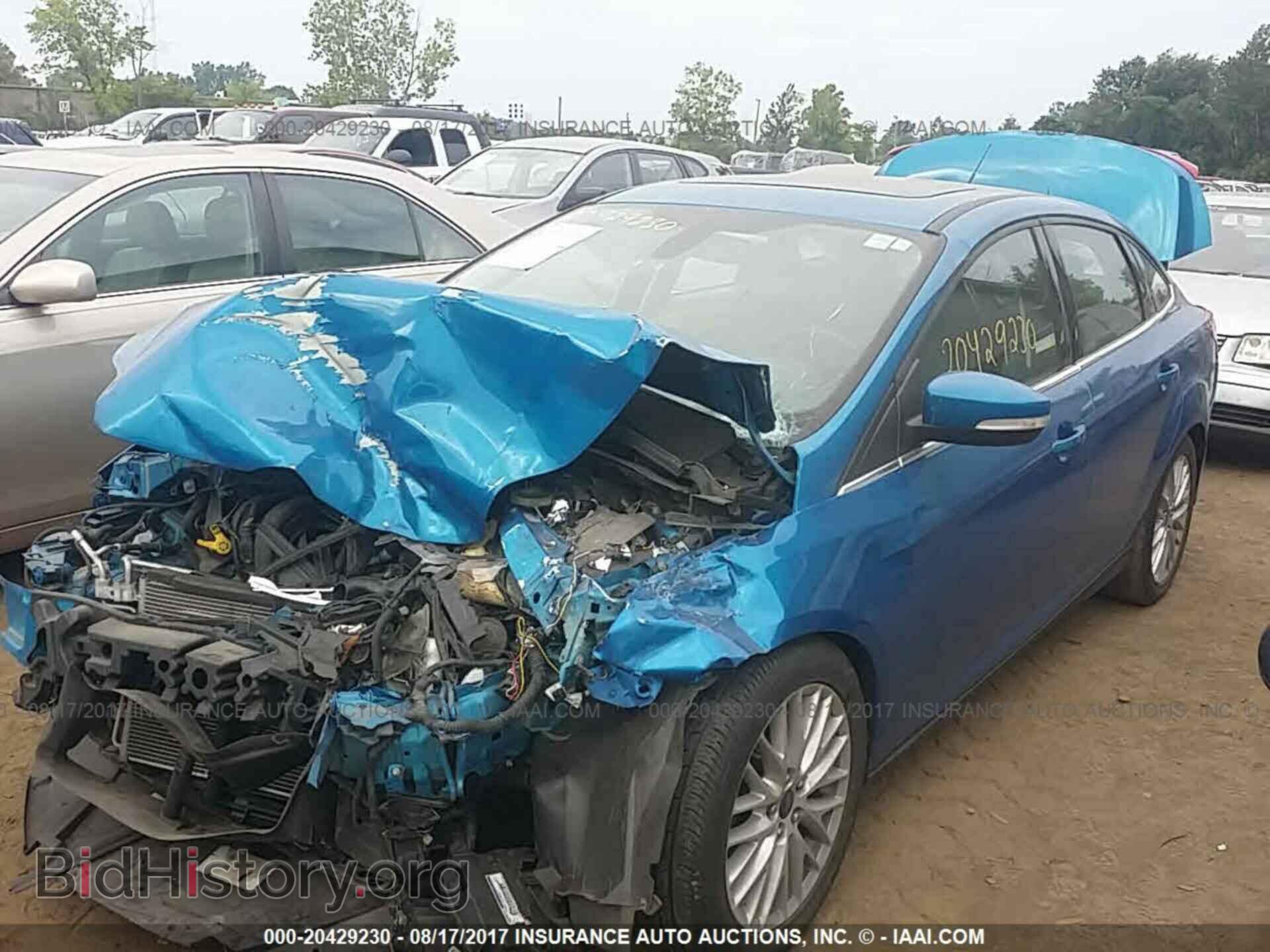 2012 Ford Focus - VIN: 1FAHP3H24CL447445 - Photo 2