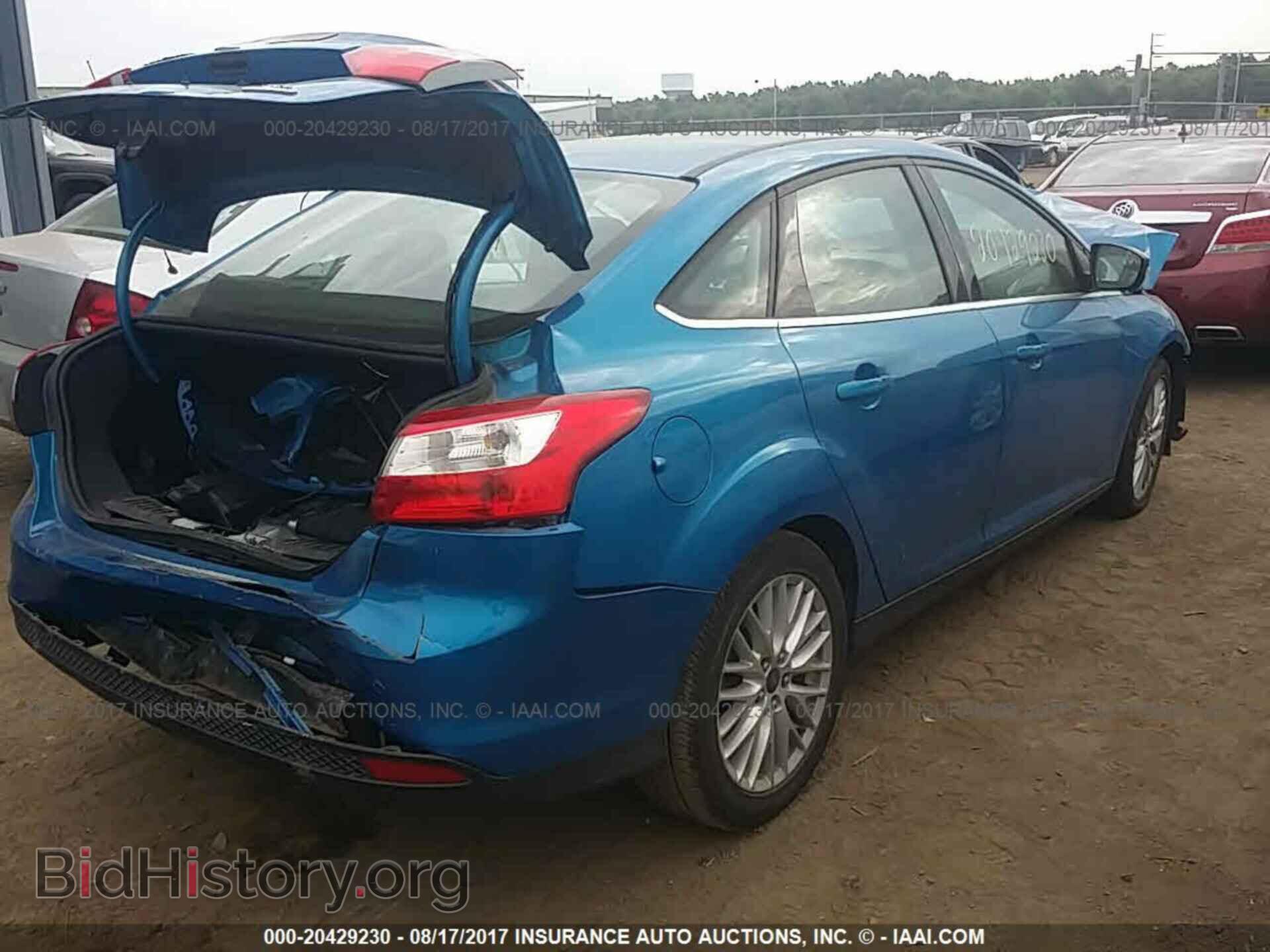 2012 Ford Focus - VIN: 1FAHP3H24CL447445 - Photo 4
