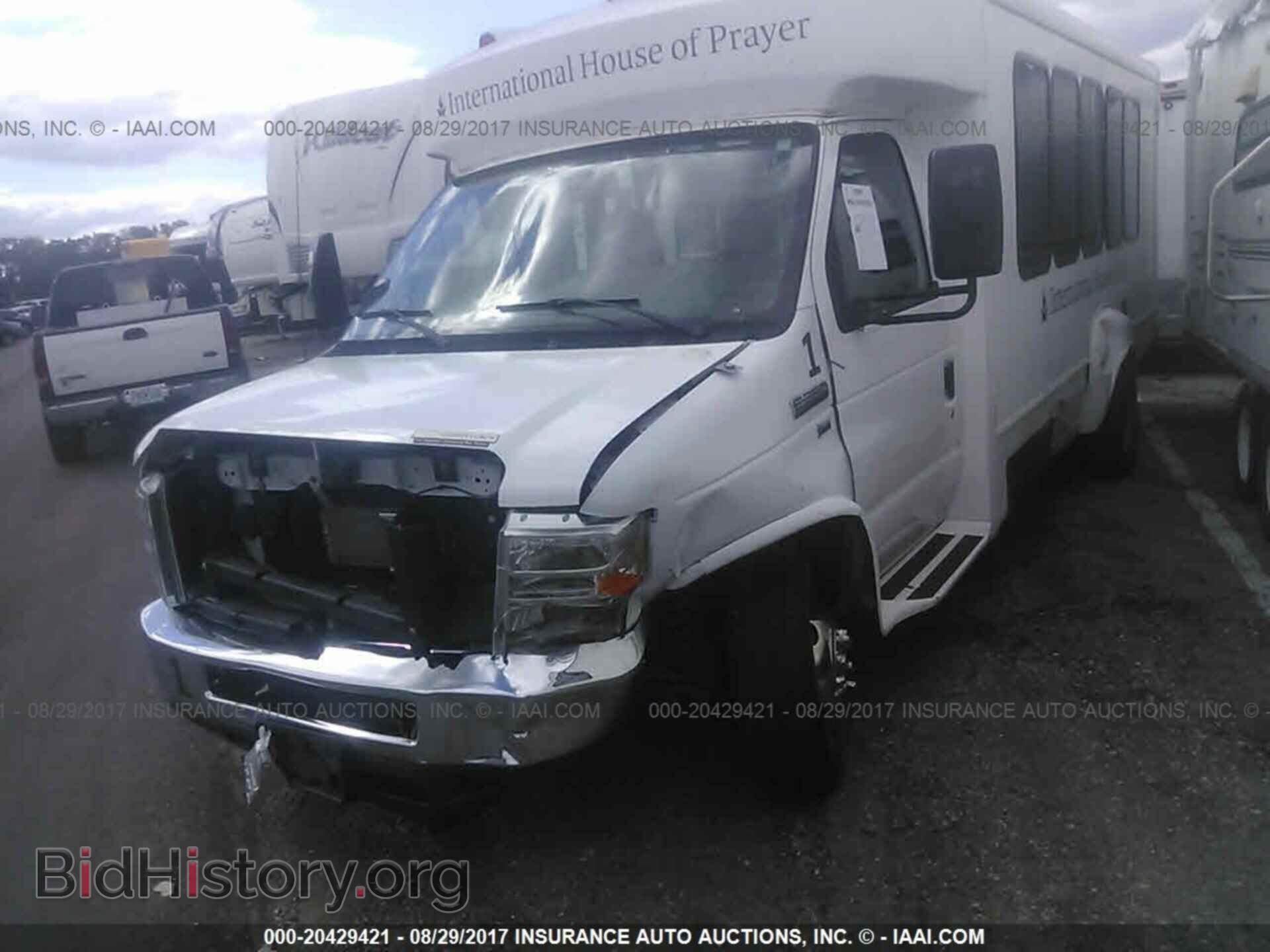 2011 Ford Econoline - VIN: 1FDWE3FL8BDA32541 - Фото 2