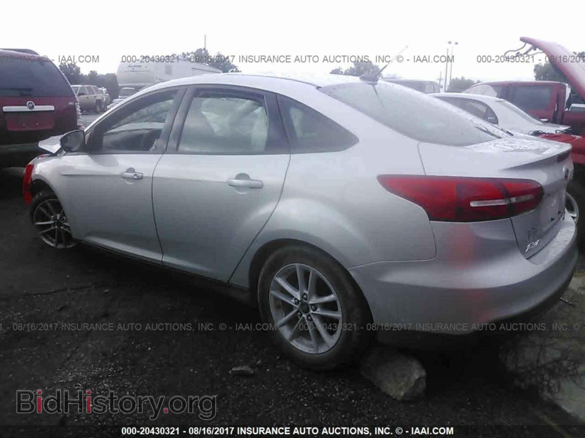 2015 Ford Focus - VIN: 1FADP3F25FL243582 - Photo 3