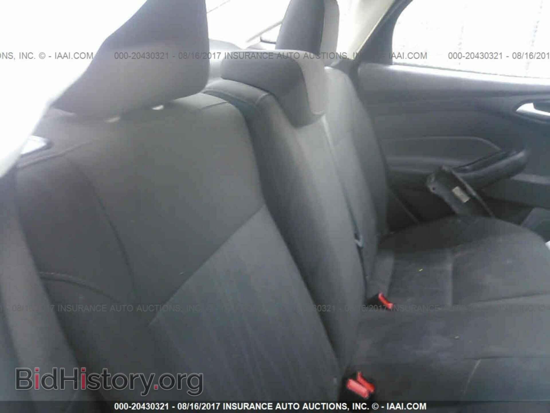 2015 Ford Focus - VIN: 1FADP3F25FL243582 - Photo 8