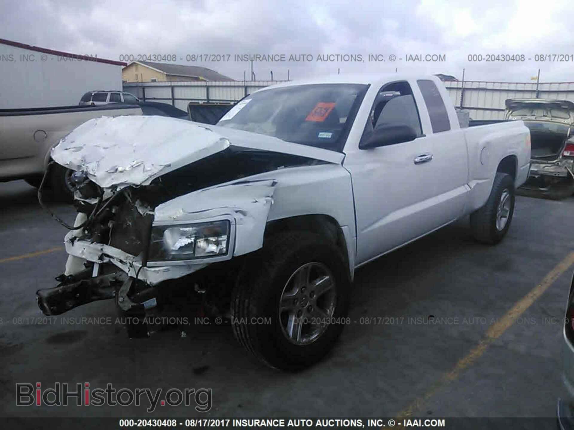2011 Dodge Dakota - VIN: 1D7RE3BK7BS708185 - Фото 2