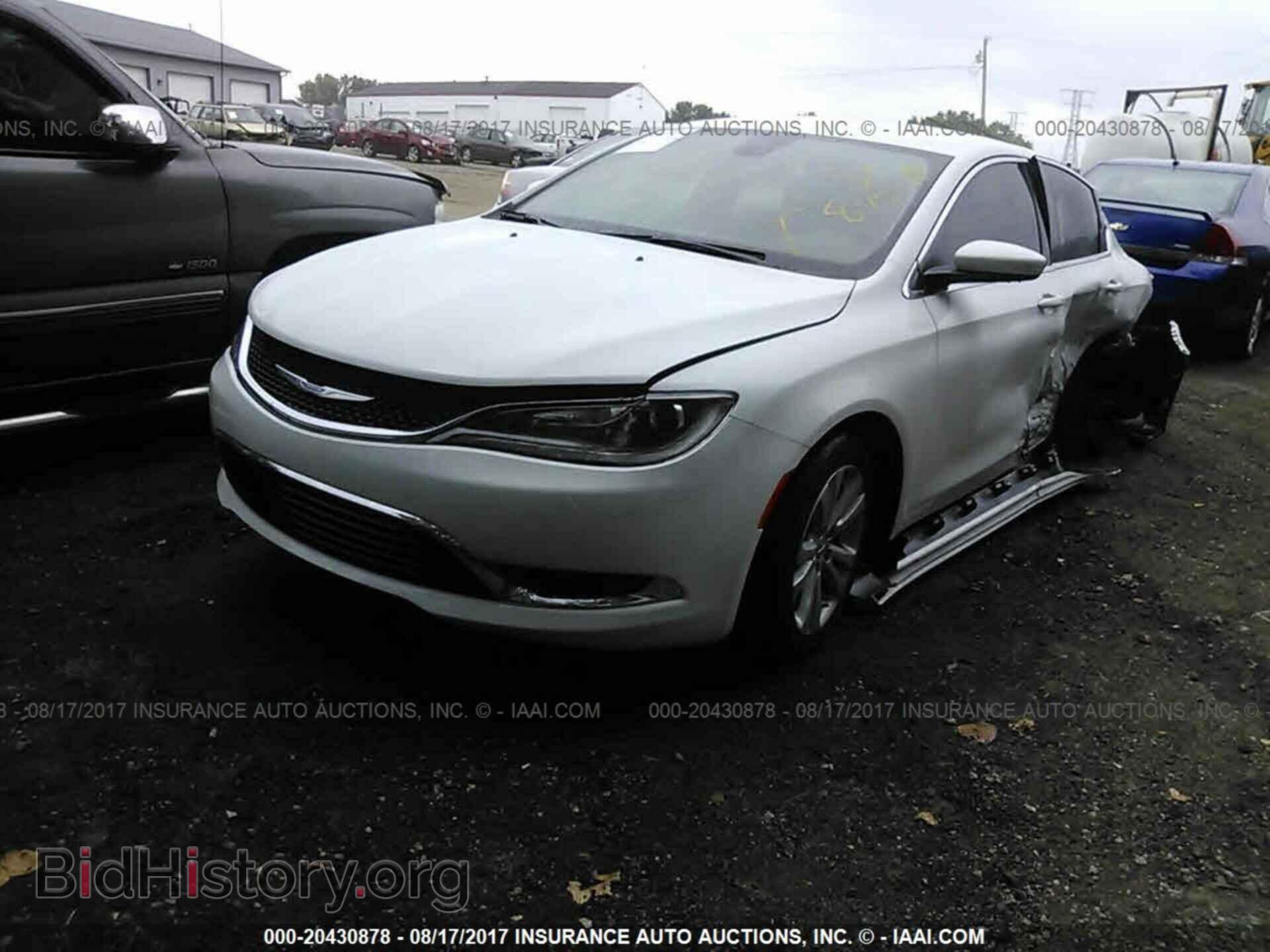 2015 Chrysler 200 - VIN: 1C3CCCAB0FN746552 - Photo 2