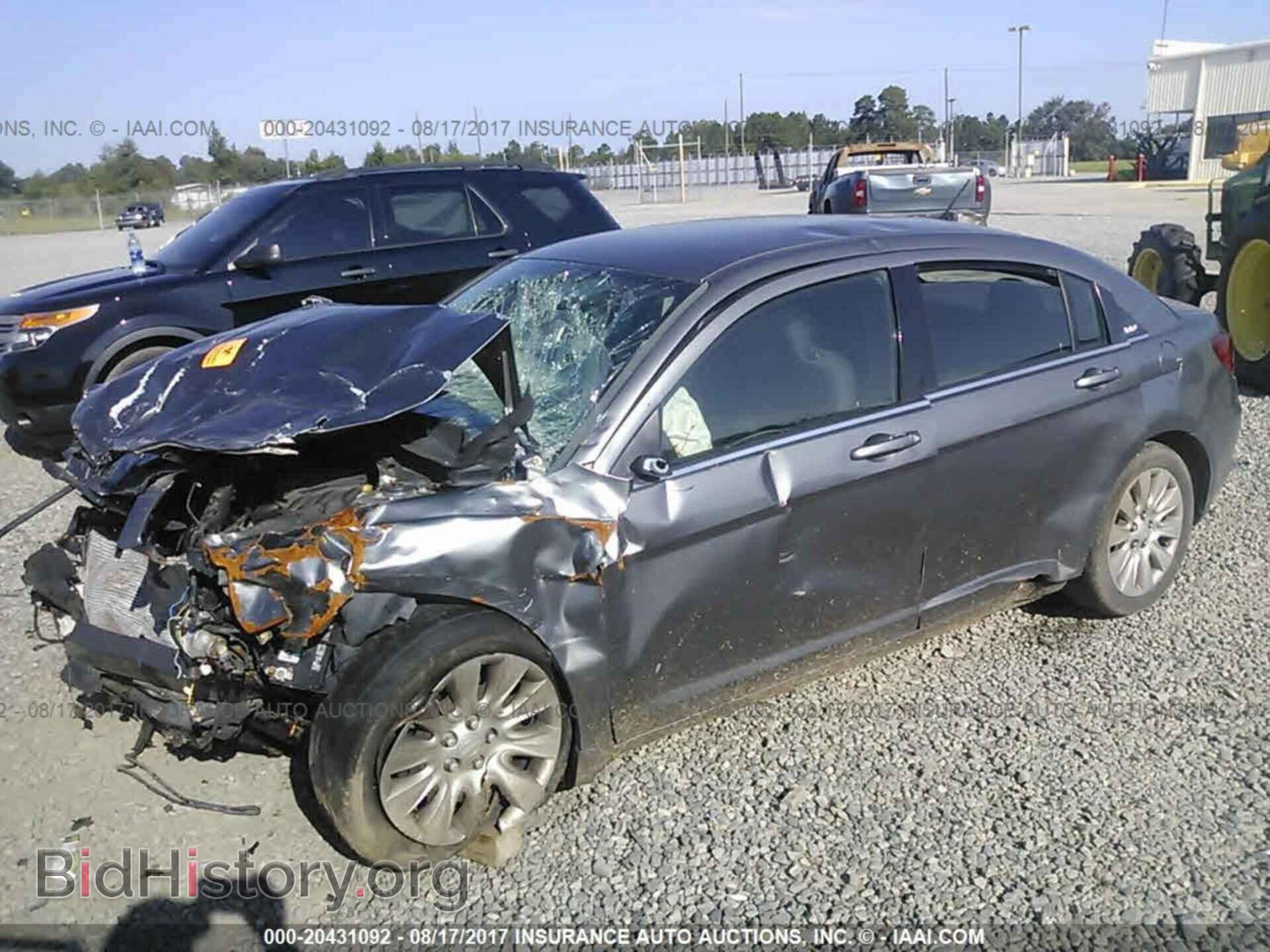 2012 Chrysler 200 - VIN: 1C3CCBAB4CN320126 - Photo 2