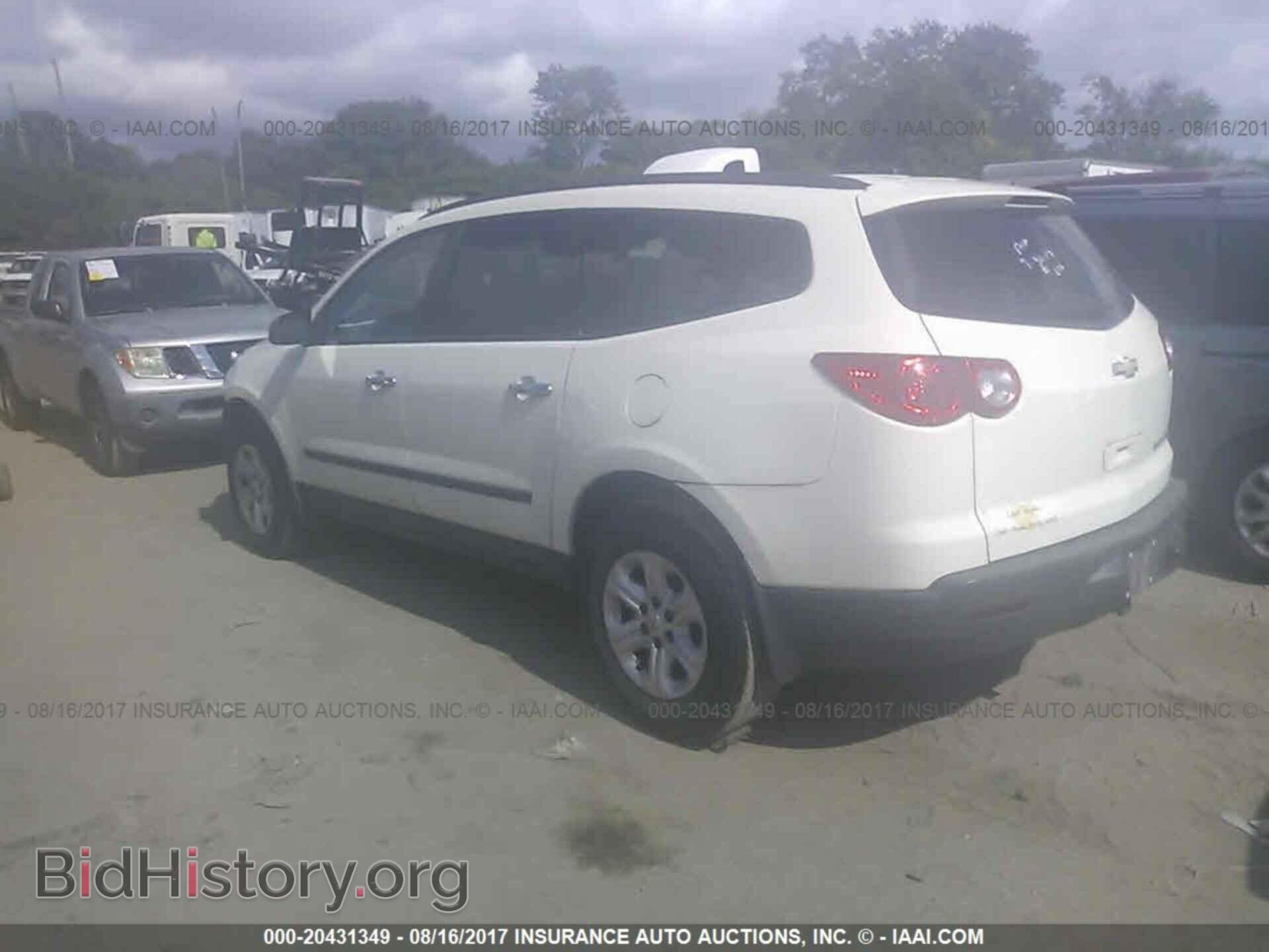 2011 Chevrolet Traverse - VIN: 1GNKRFED6BJ323616 - Фото 3