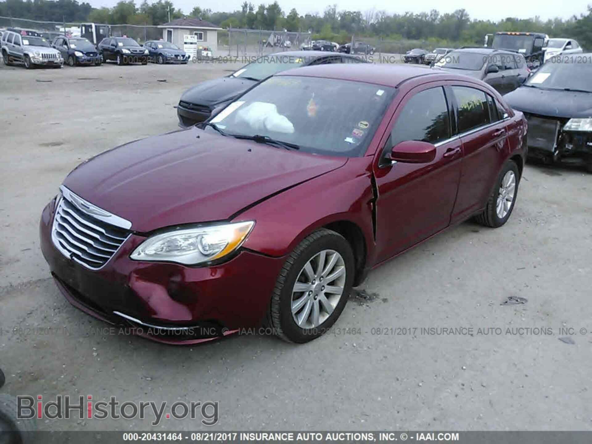 2013 Chrysler 200 - VIN: 1C3CCBBG0DN531979 - Фото 2