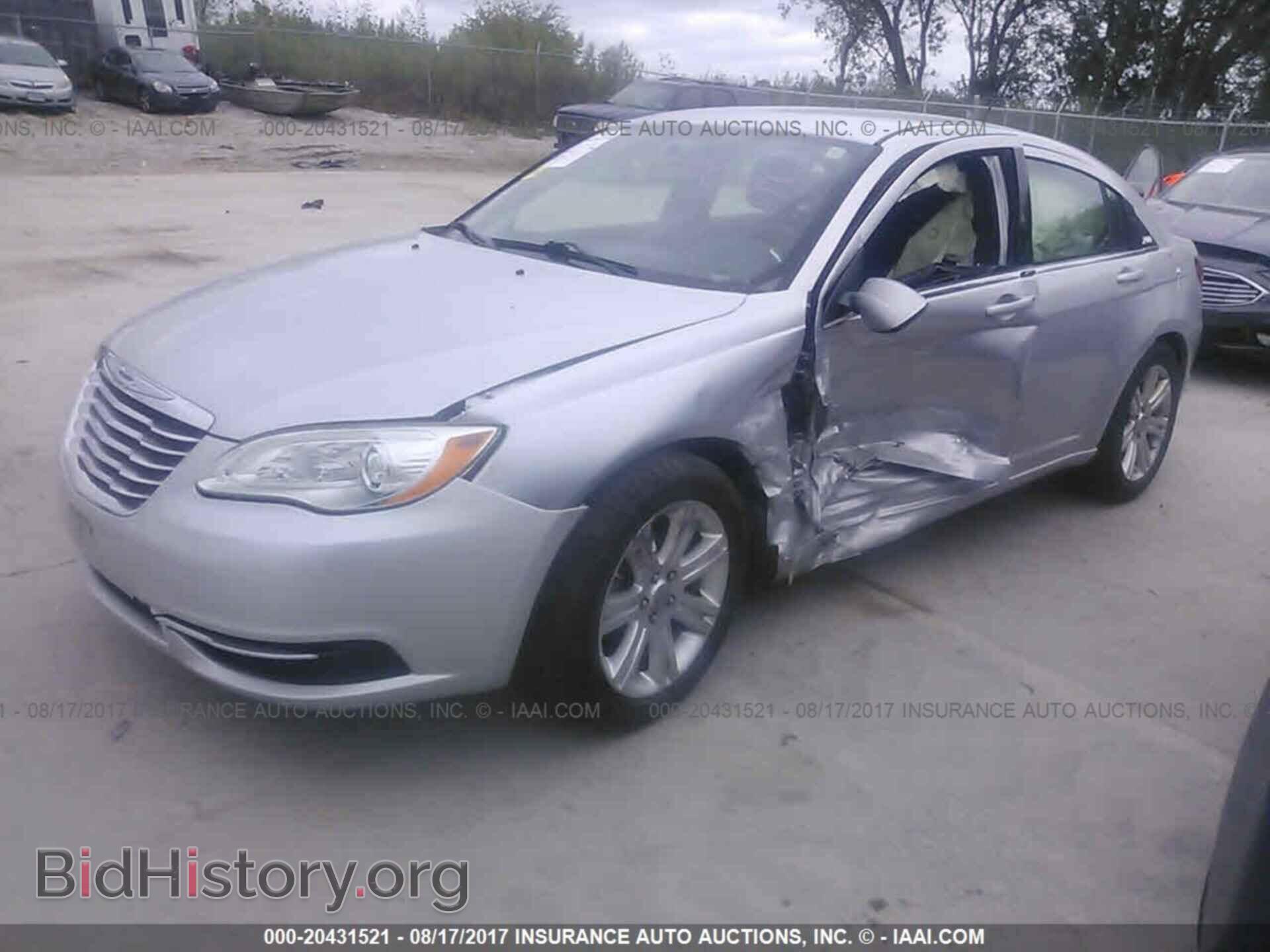 2012 Chrysler 200 - VIN: 1C3CCBAB4CN169126 - Photo 2