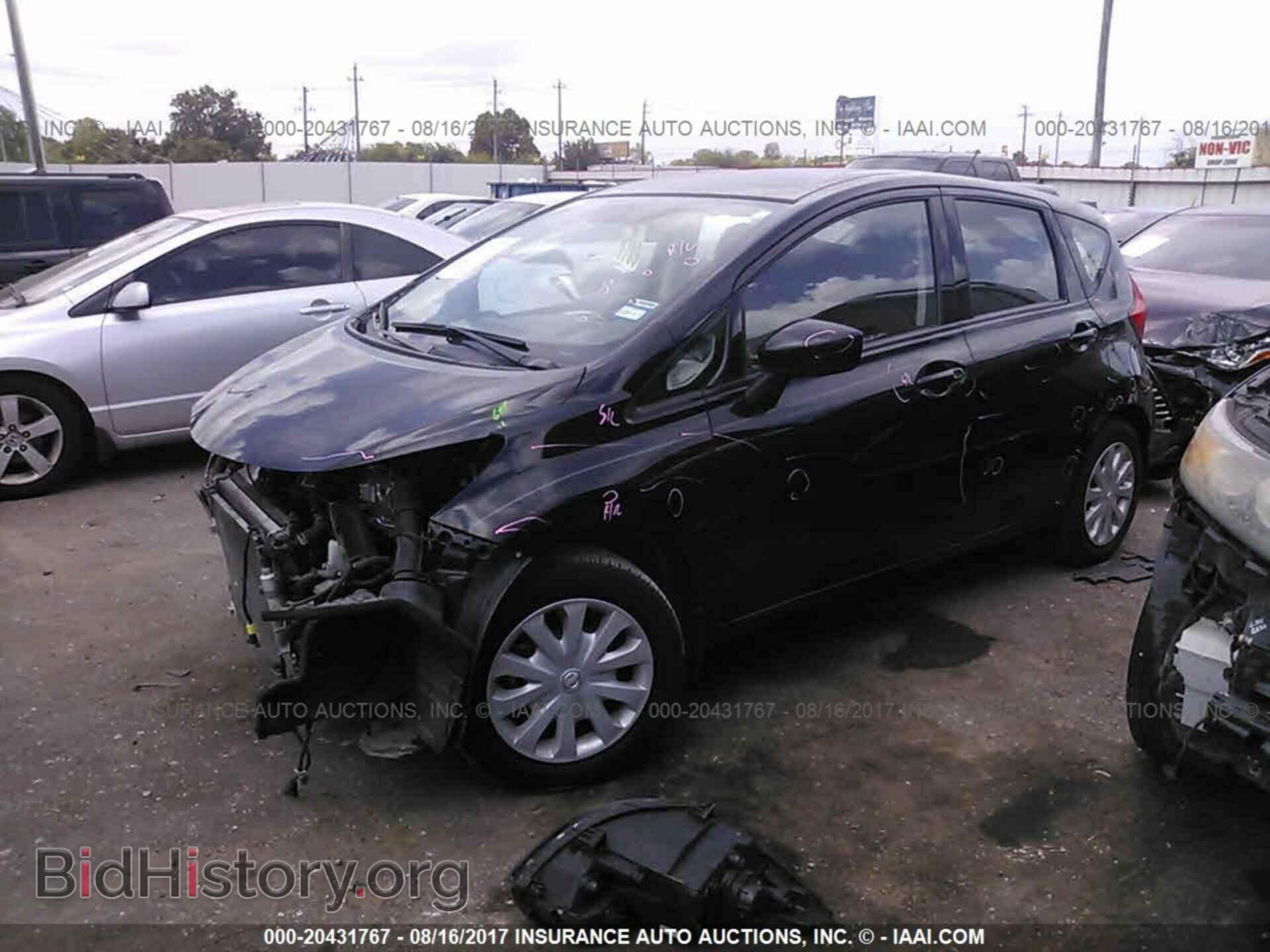 2015 Nissan Versa note - VIN: 3N1CE2CP0FL359754 - Фото 2