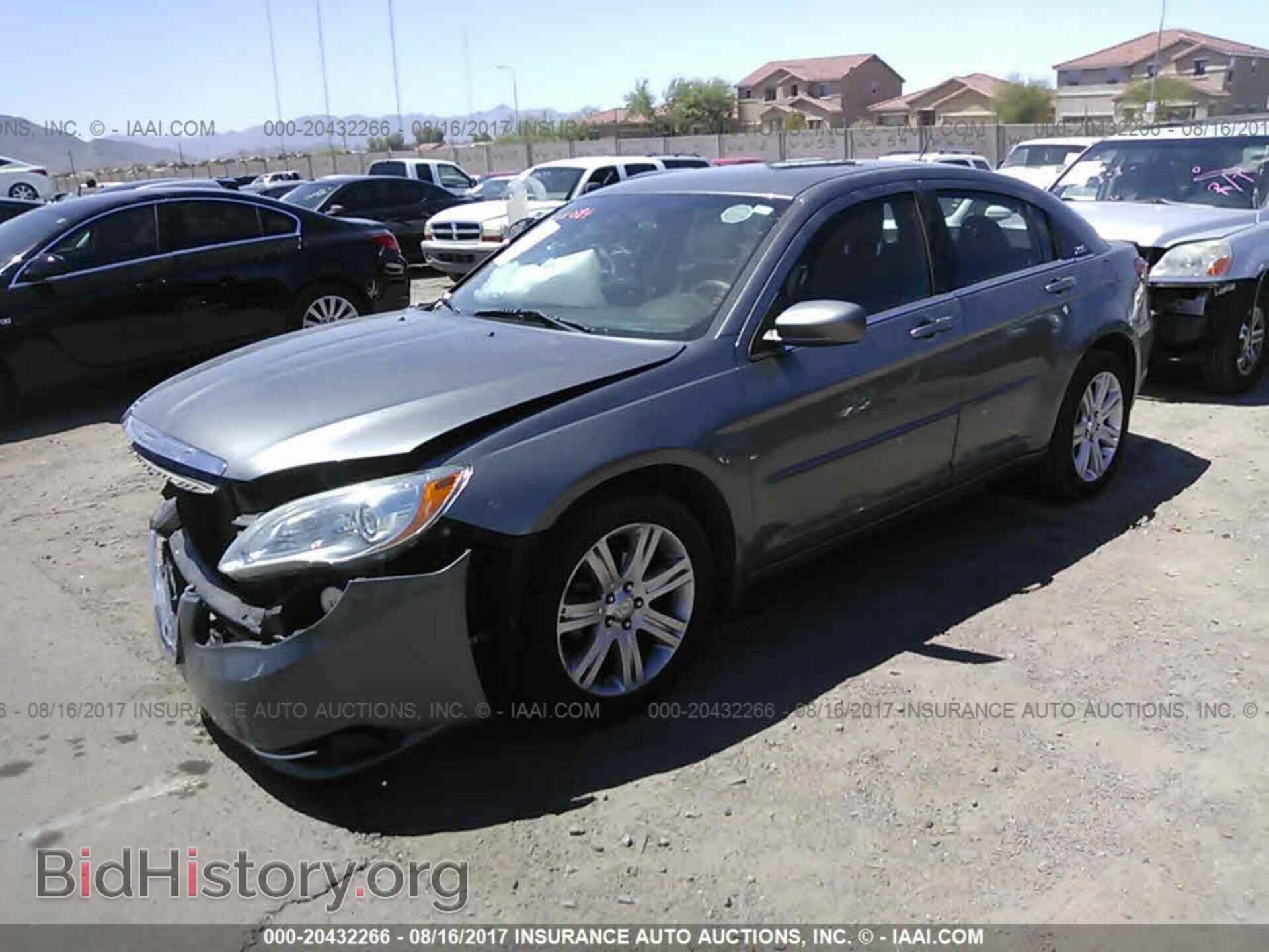 2012 Chrysler 200 - VIN: 1C3CCBAG4CN228476 - Фото 2
