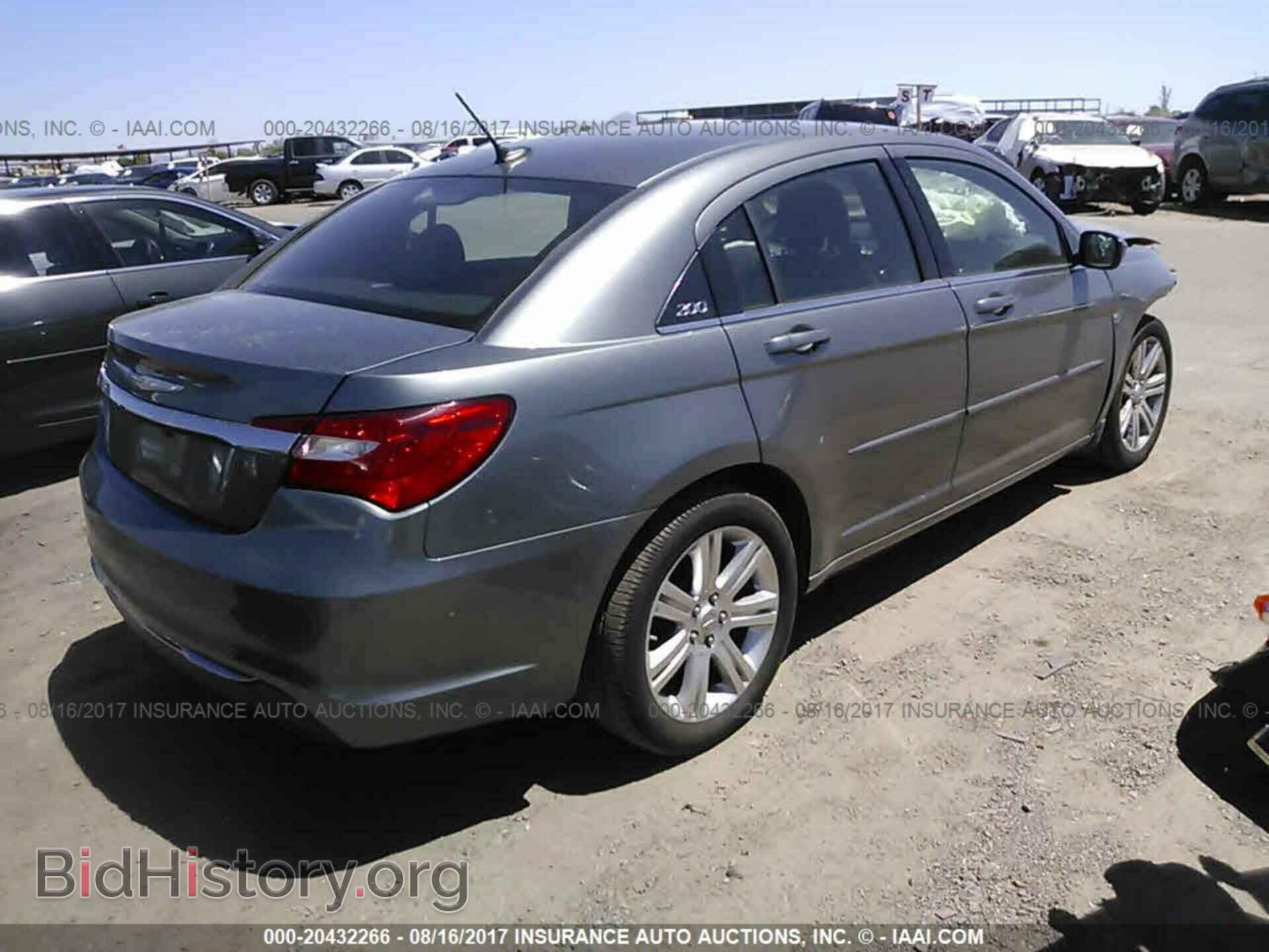 2012 Chrysler 200 - VIN: 1C3CCBAG4CN228476 - Фото 4
