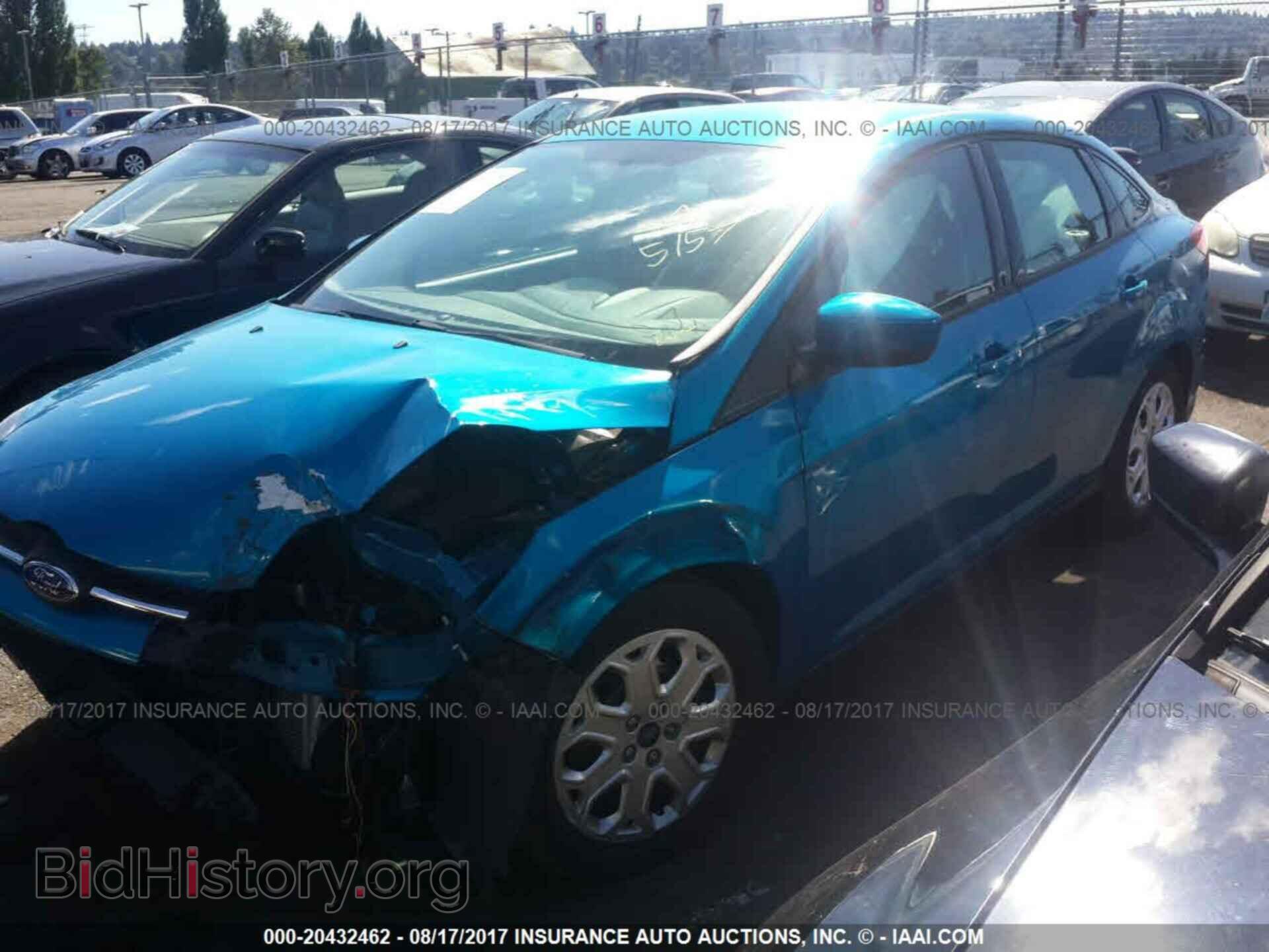 2012 Ford Focus - VIN: 1FAHP3F22CL274270 - Photo 2