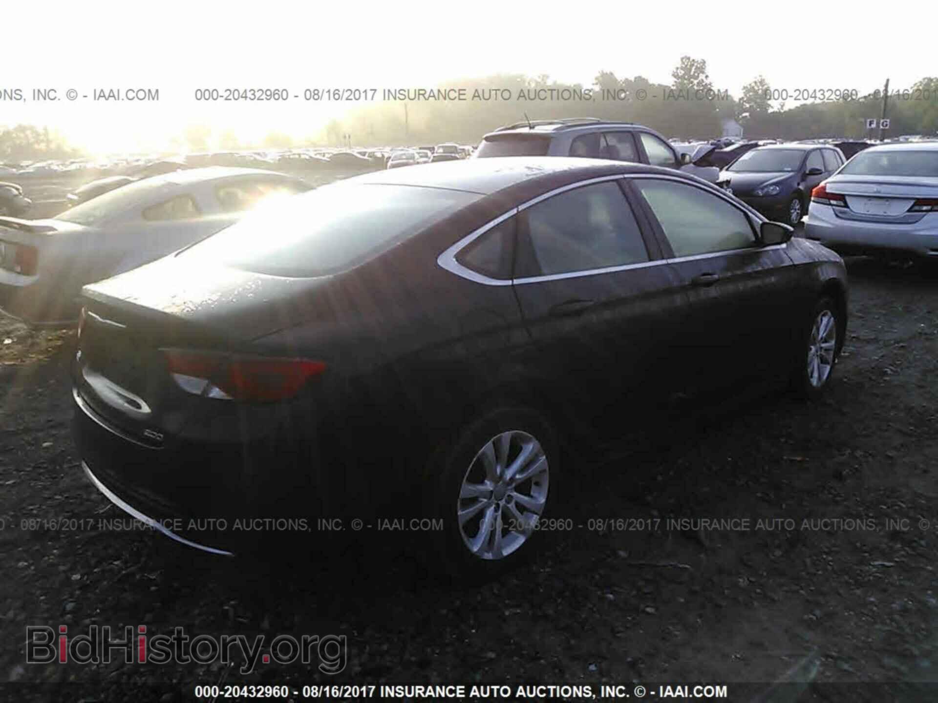 2015 Chrysler 200 - VIN: 1C3CCCAB1FN529527 - Photo 4