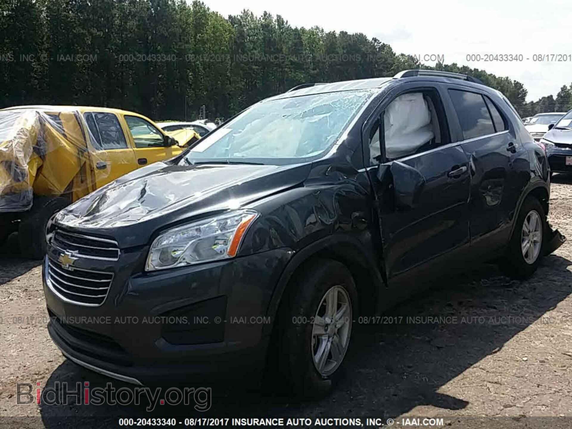 2016 Chevrolet Trax - VIN: 3GNCJLSB1GL280803 - Фото 2