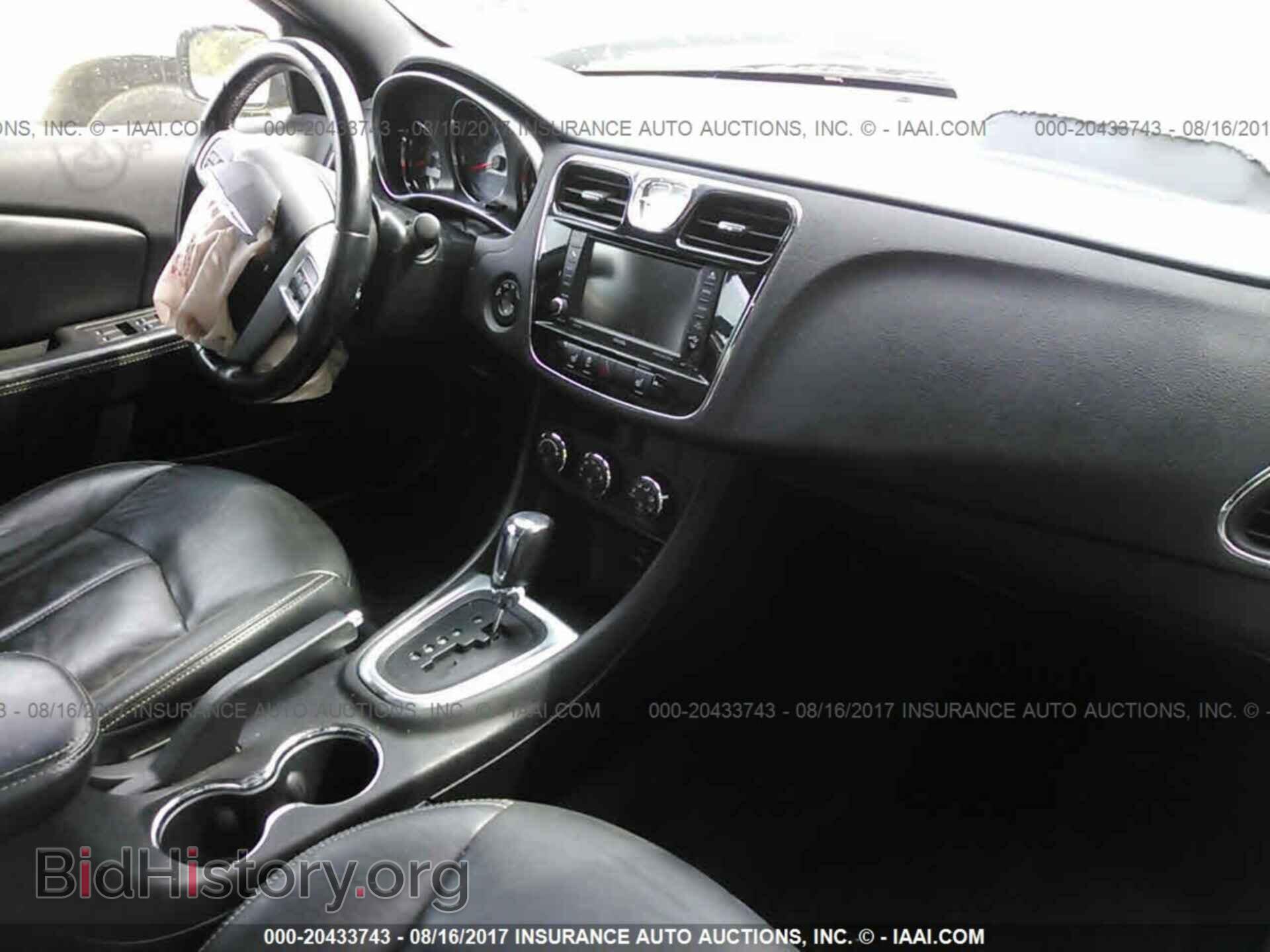 2012 Chrysler 200 - VIN: 1C3CCBCGXCN106525 - Photo 5