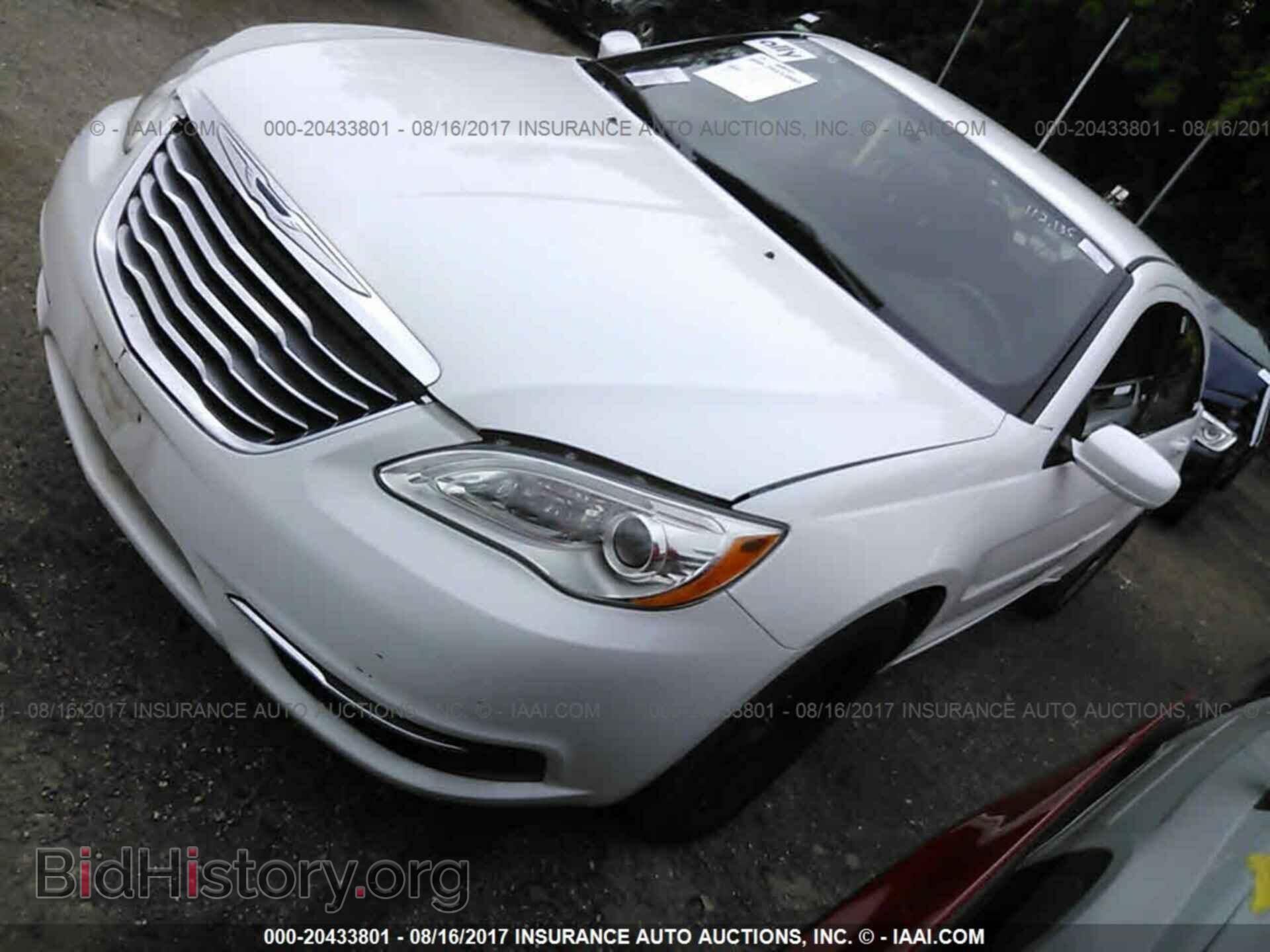 2013 Chrysler 200 - VIN: 1C3CCBBB2DN766002 - Фото 2