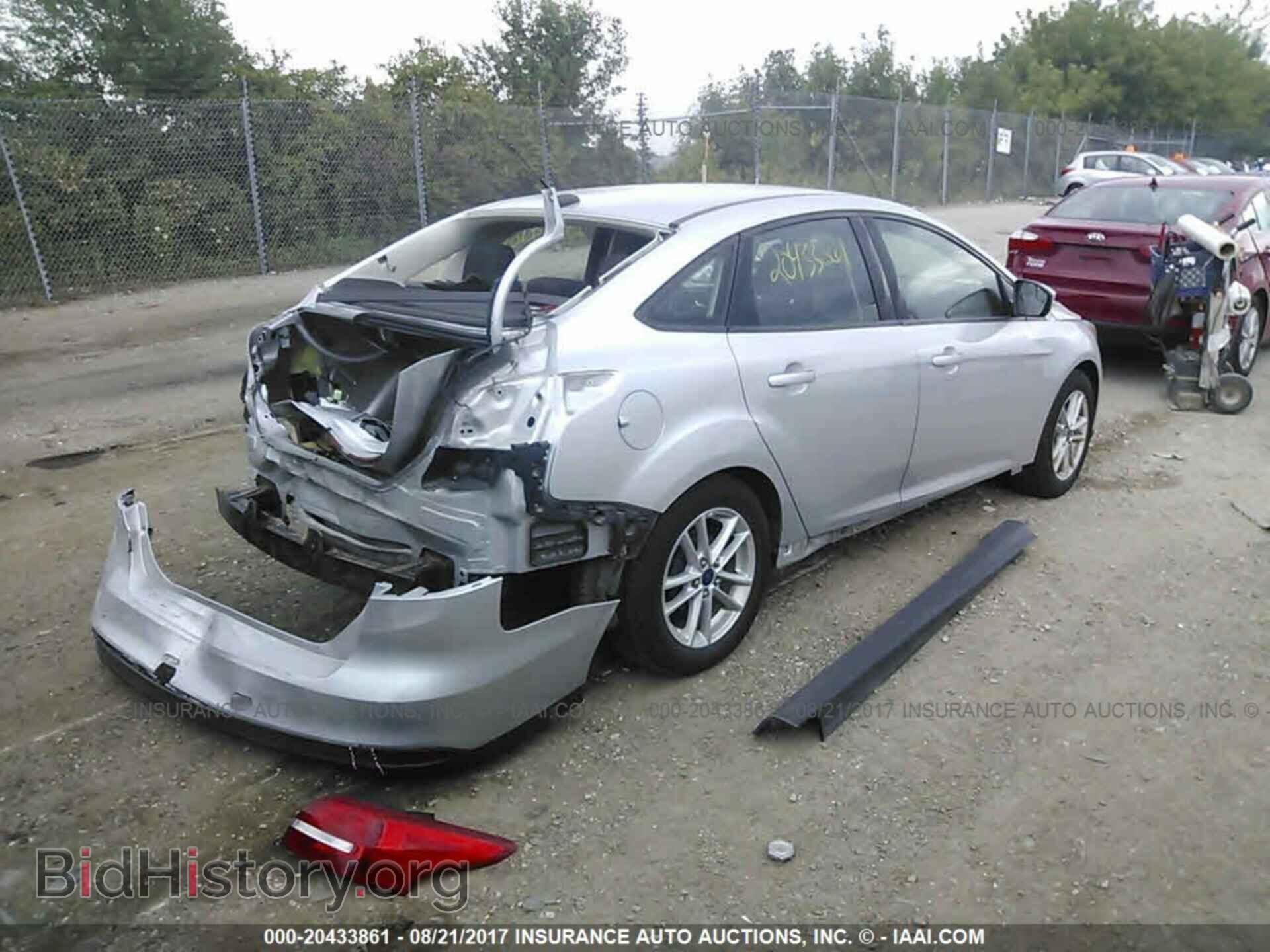 2015 Ford Focus - VIN: 1FADP3F2XFL204003 - Фото 4