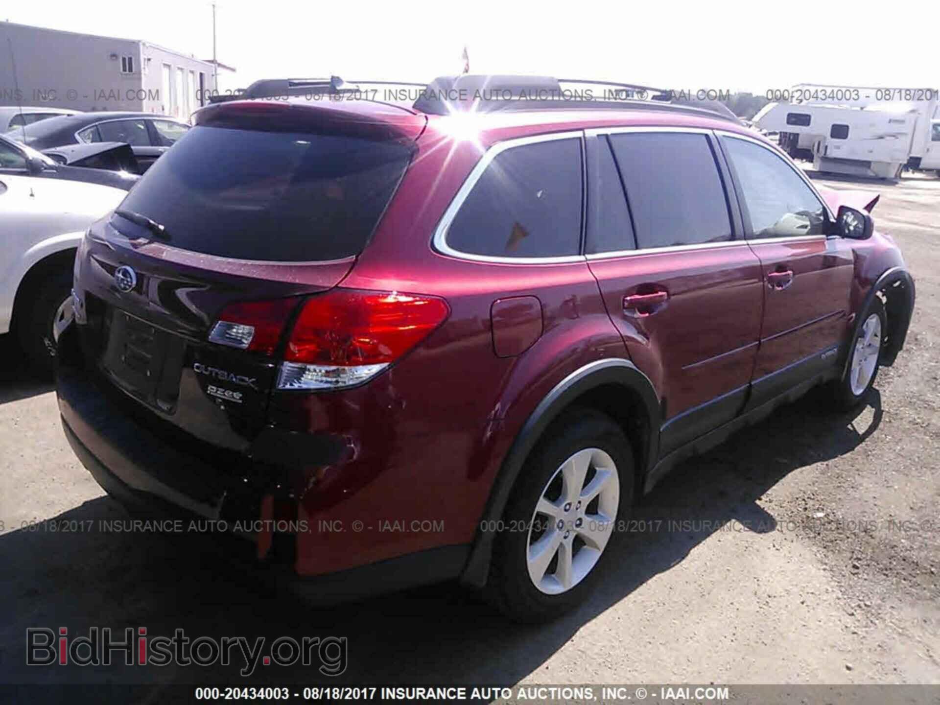 2014 Subaru Outback - VIN: 4S4BRBCC4E3280457 - Photo 4