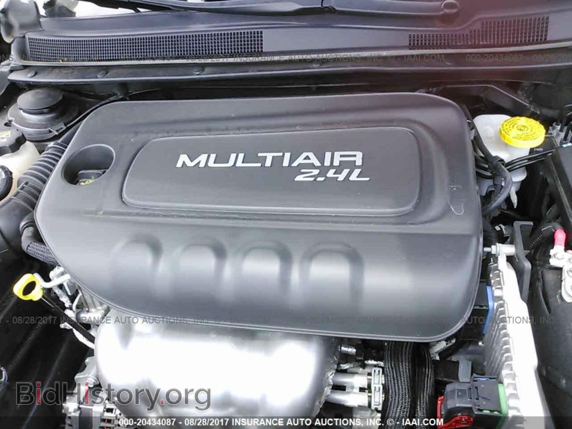 2016 Chrysler 200 - VIN: 1C3CCCAB2GN137545 - Фото 10