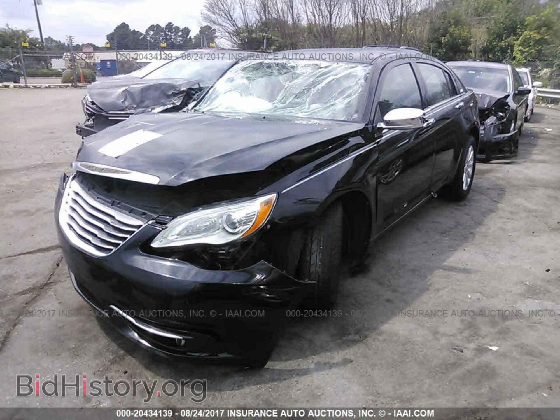 2013 Chrysler 200 - VIN: 1C3CCBCG4DN524533 - Фото 2